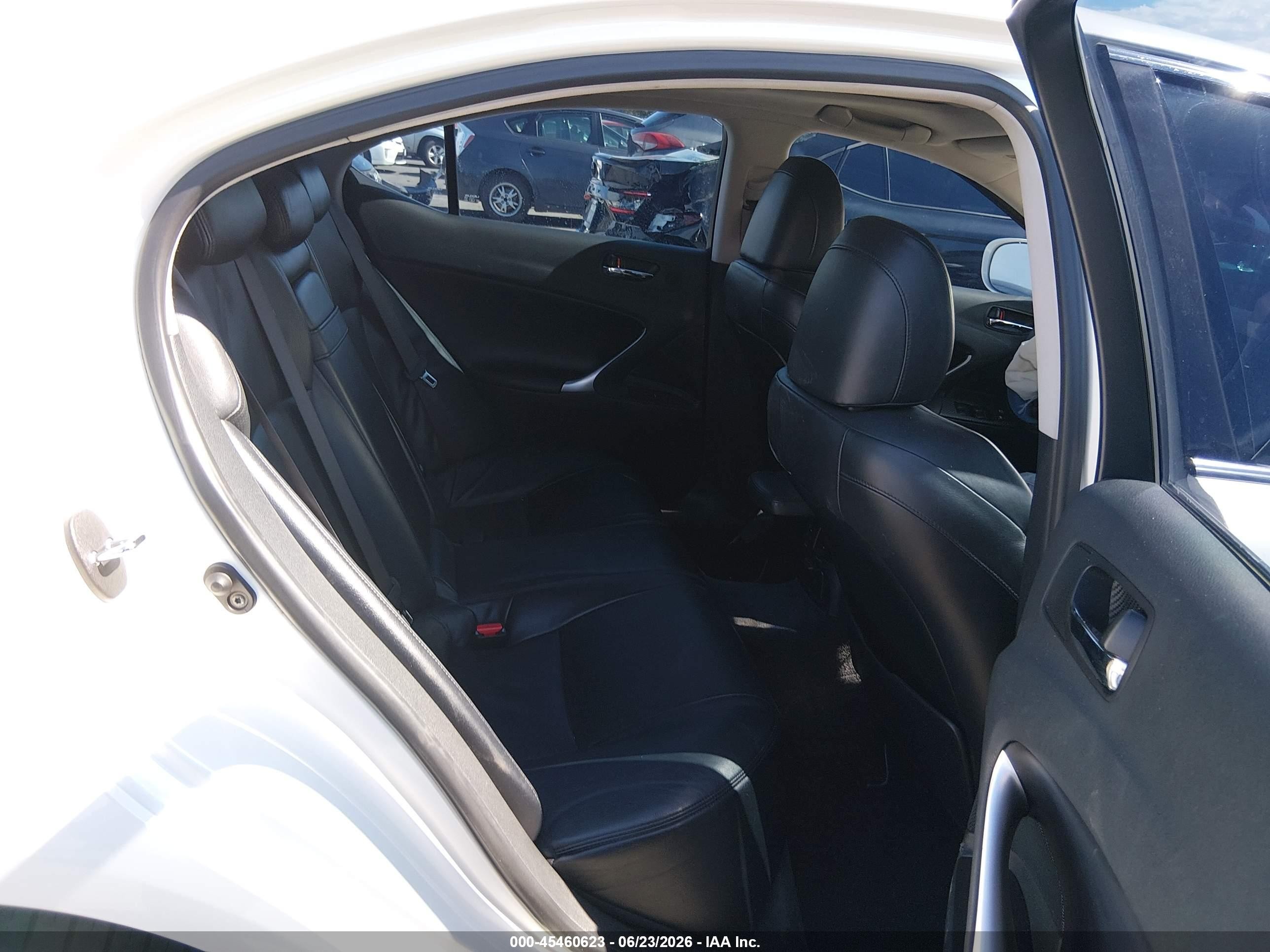 2007 Lexus Is 250   White vin: JTHBK262972024270