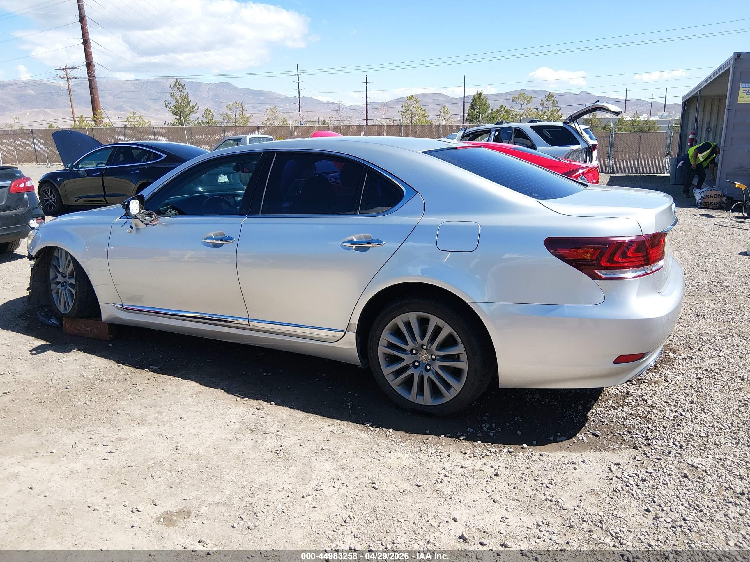 2013 Lexus Ls 460   Silver vin: JTHBL1EF3D5120093