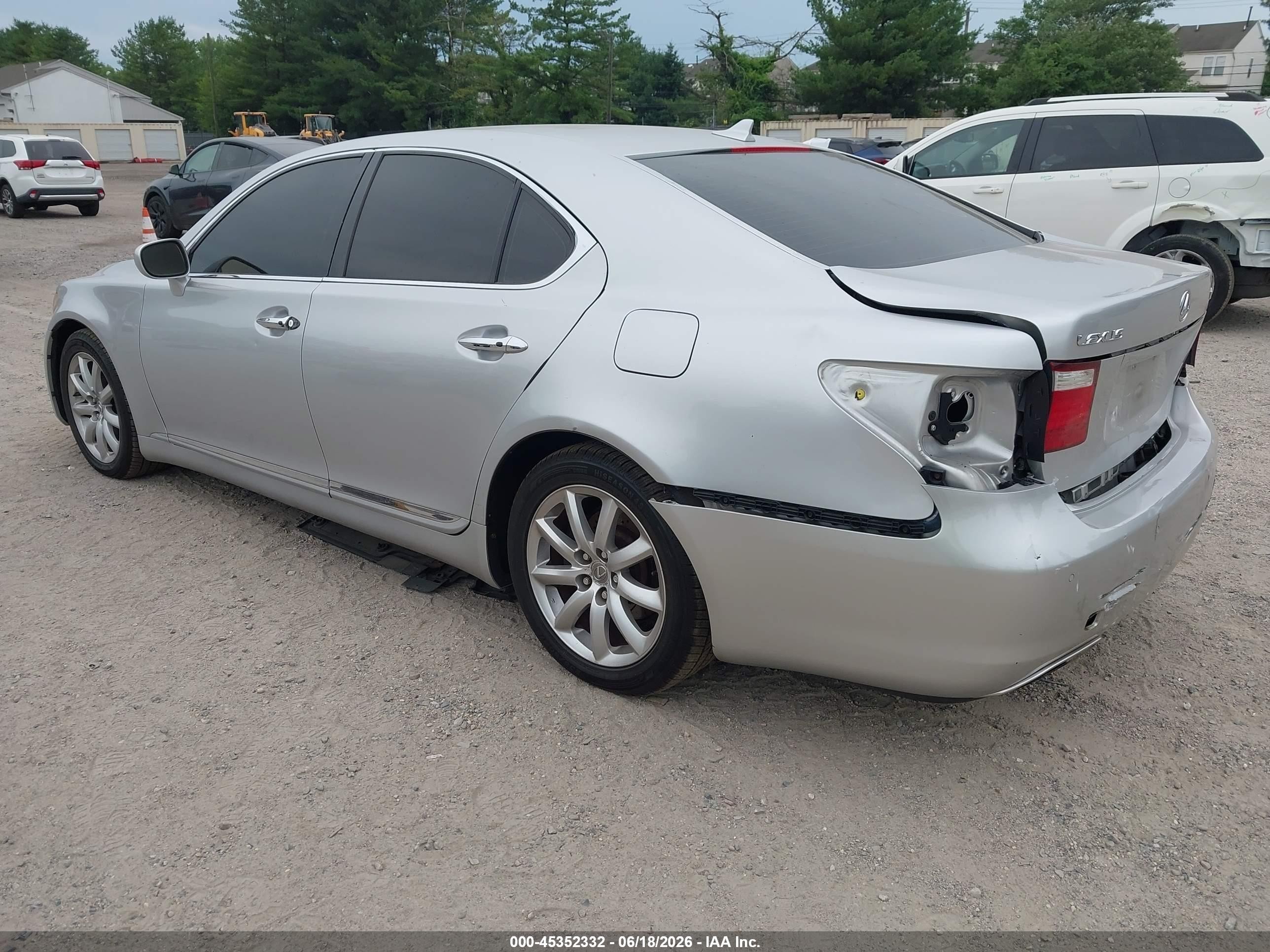 2008 Lexus Ls 460   Silver vin: JTHBL46F085062966
