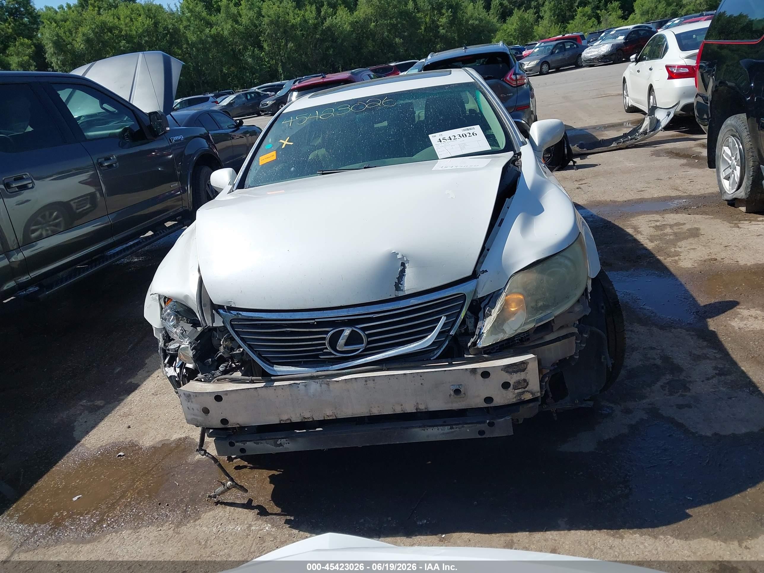 2008 Lexus Ls 460   White vin: JTHBL46F085080979