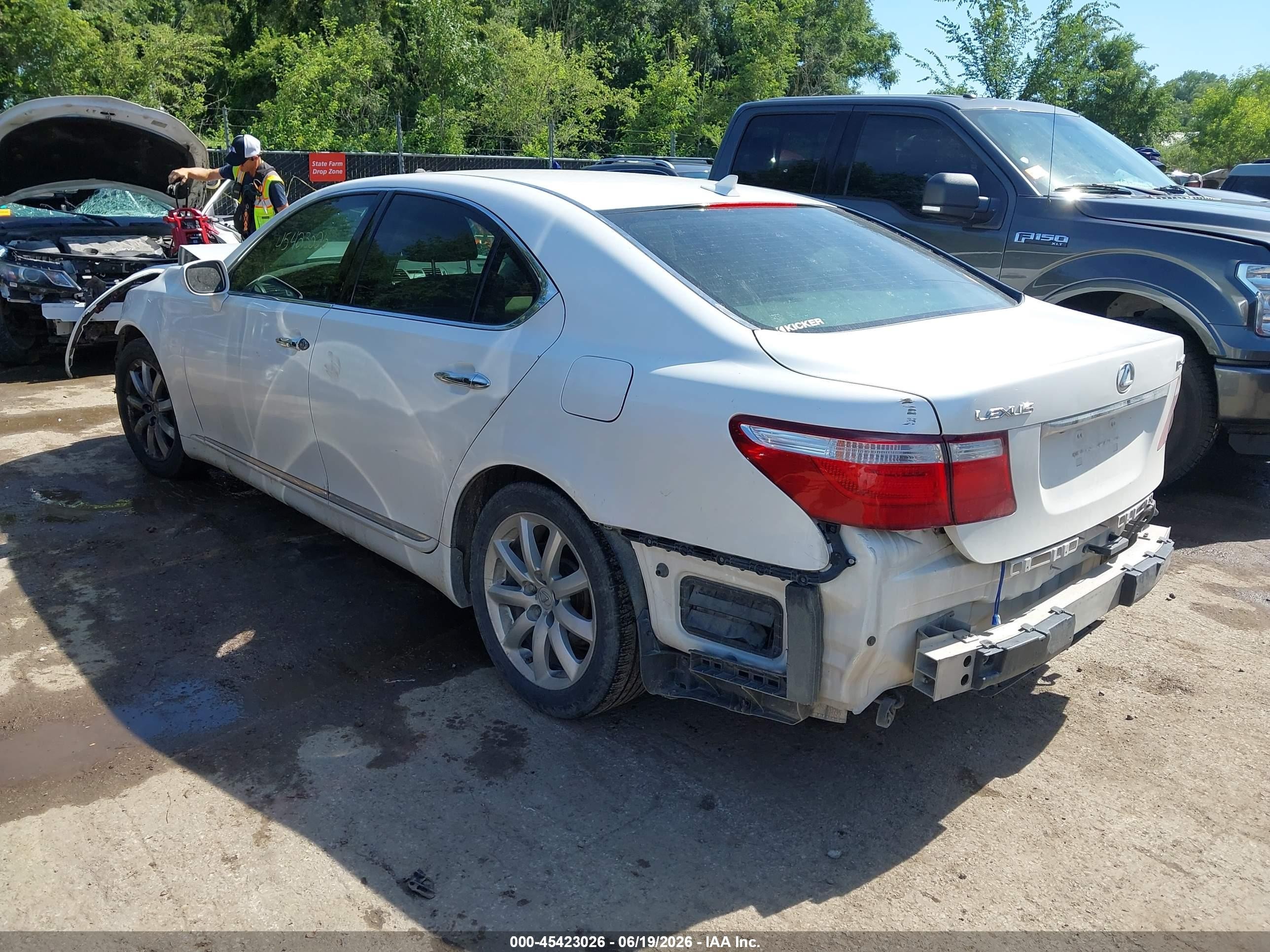 2008 Lexus Ls 460   White vin: JTHBL46F085080979