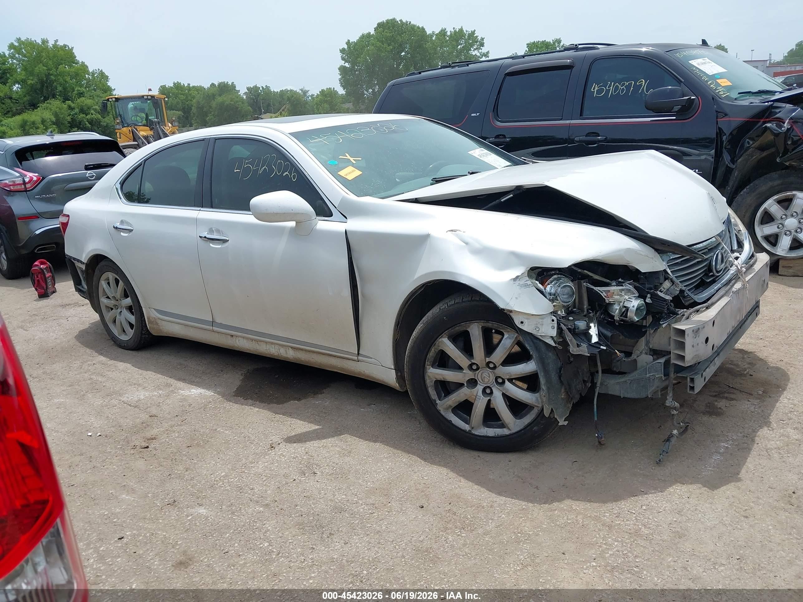 2008 Lexus Ls 460   White vin: JTHBL46F085080979