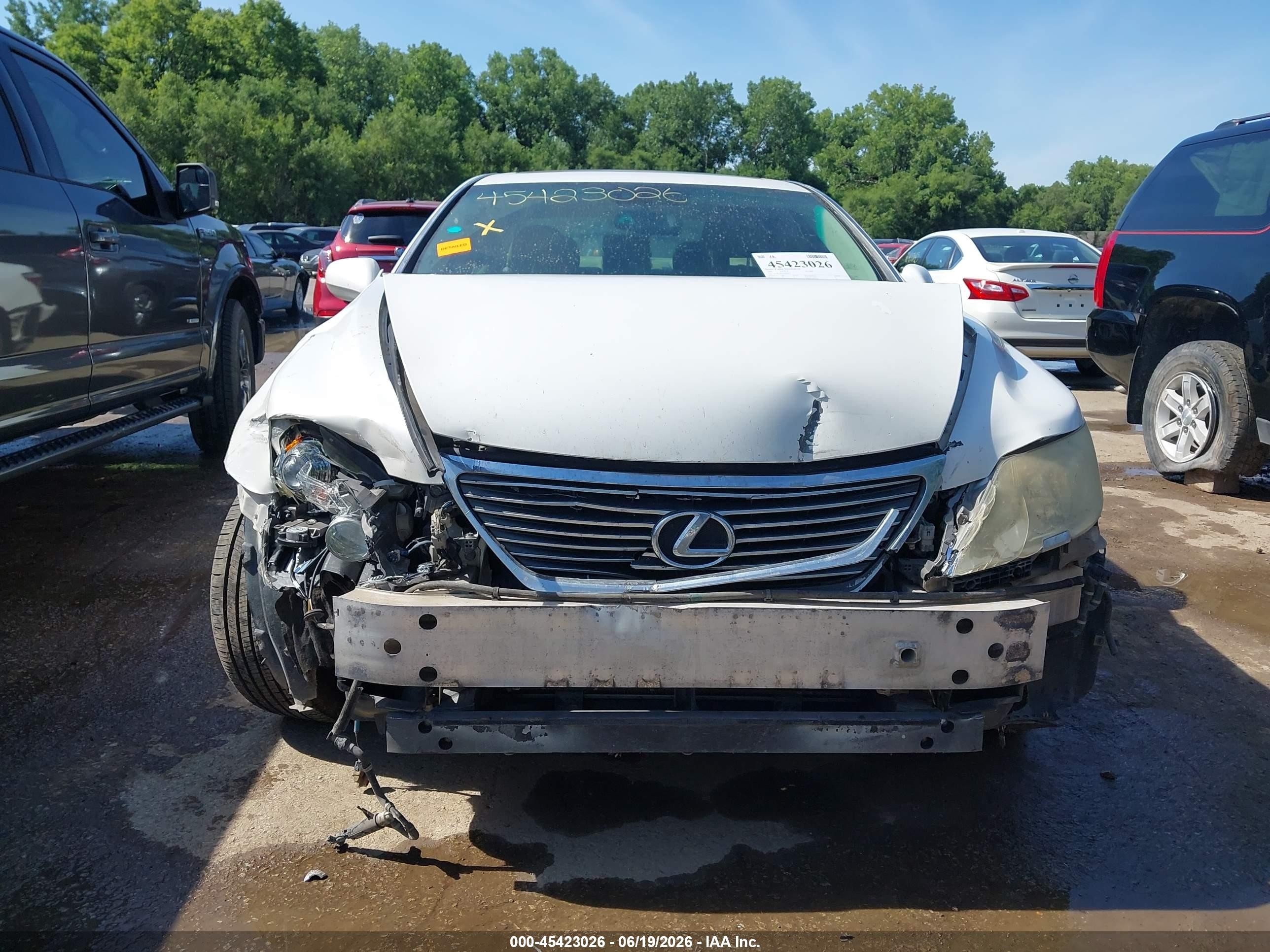 2008 Lexus Ls 460   White vin: JTHBL46F085080979