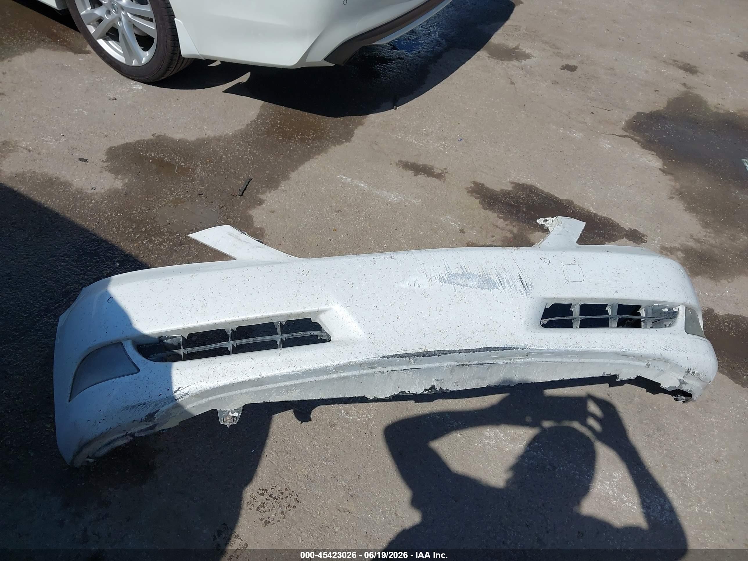 2008 Lexus Ls 460   White vin: JTHBL46F085080979