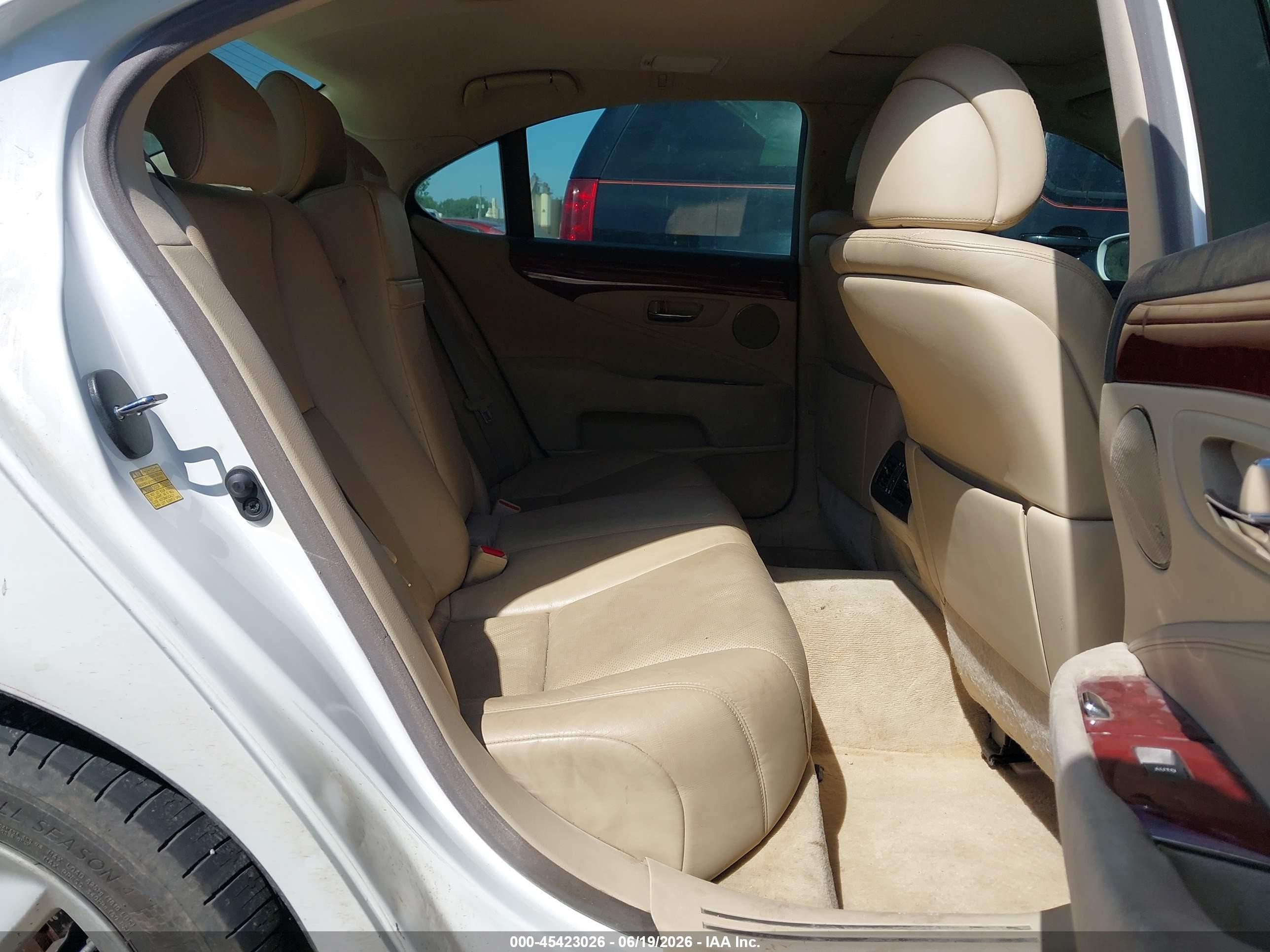 2008 Lexus Ls 460   White vin: JTHBL46F085080979