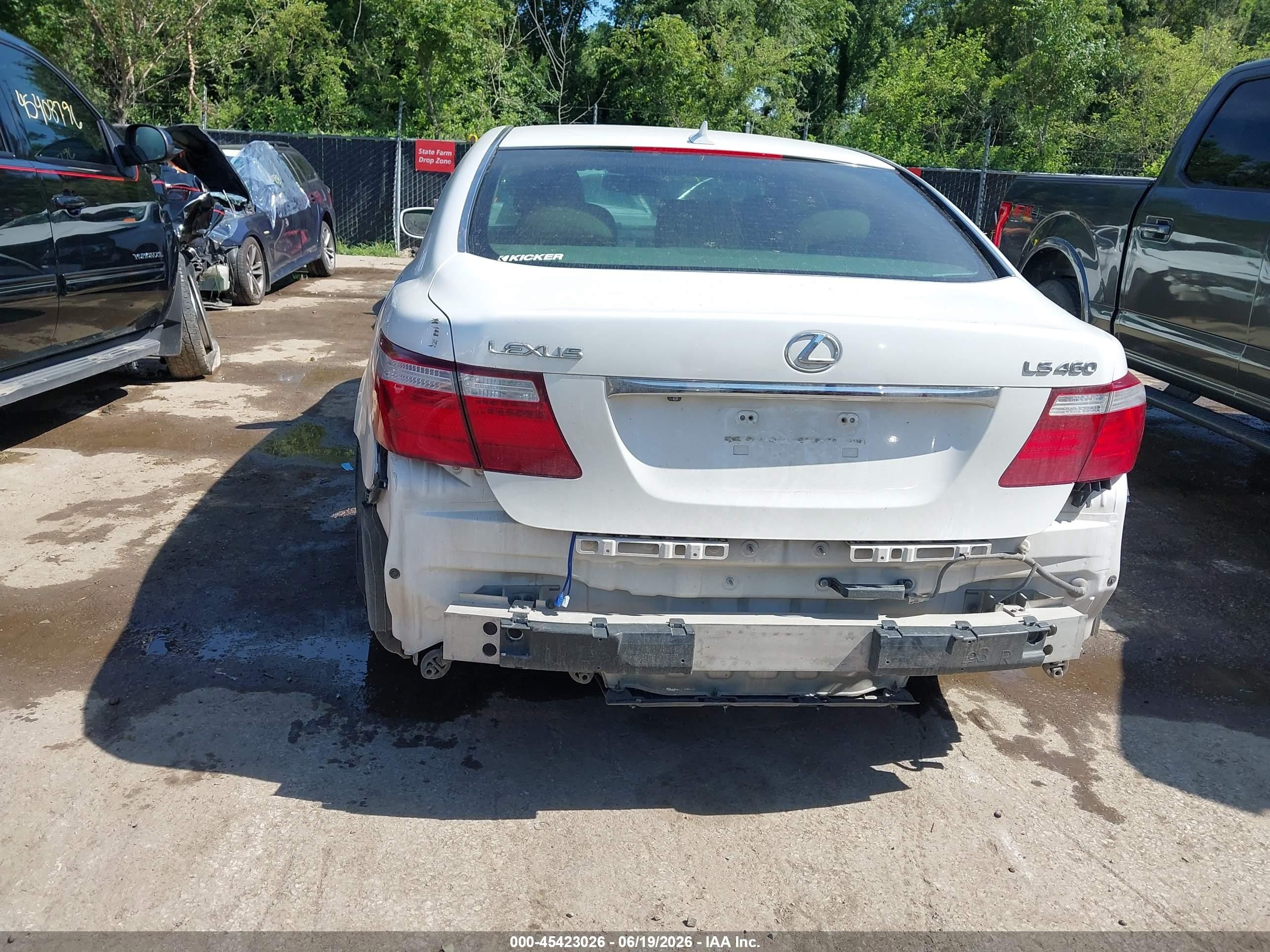 2008 Lexus Ls 460   White vin: JTHBL46F085080979