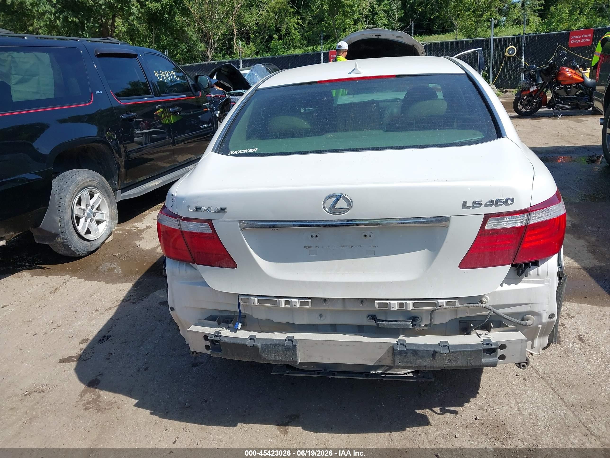 2008 Lexus Ls 460   White vin: JTHBL46F085080979