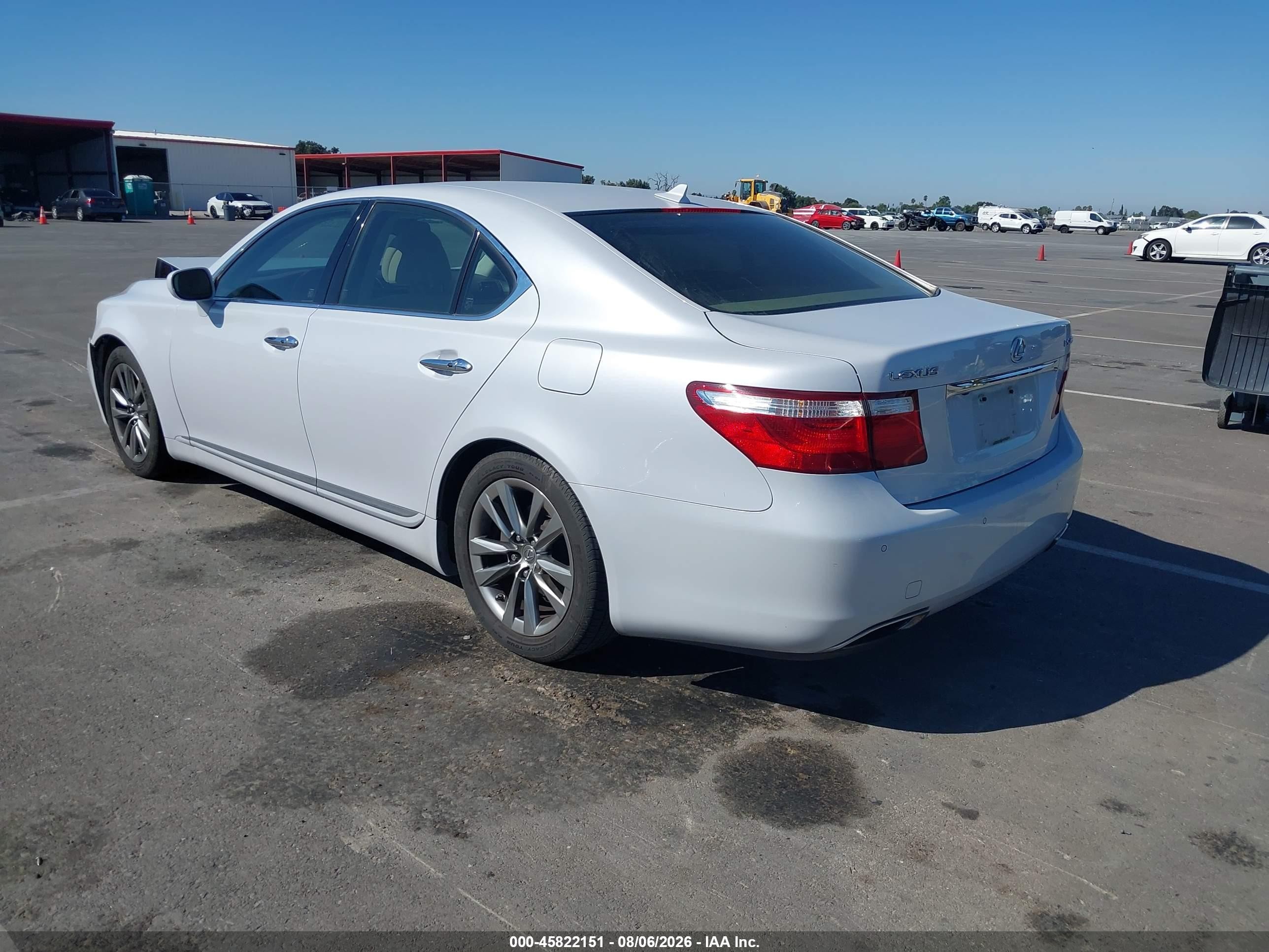 2008 Lexus Ls 460   White vin: JTHBL46F185070221