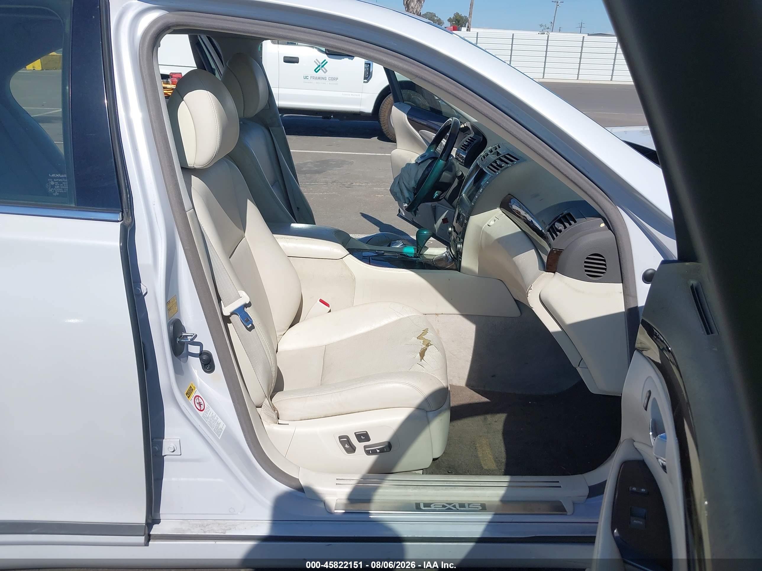 2008 Lexus Ls 460   White vin: JTHBL46F185070221