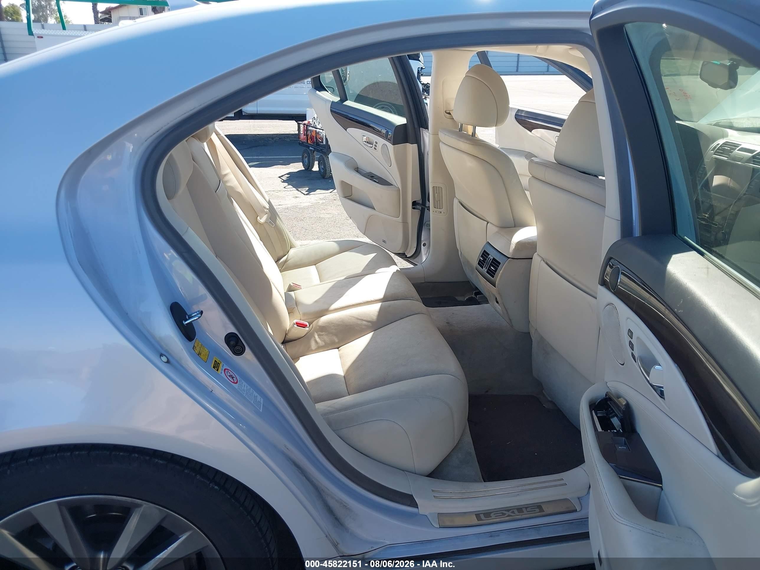 2008 Lexus Ls 460   White vin: JTHBL46F185070221