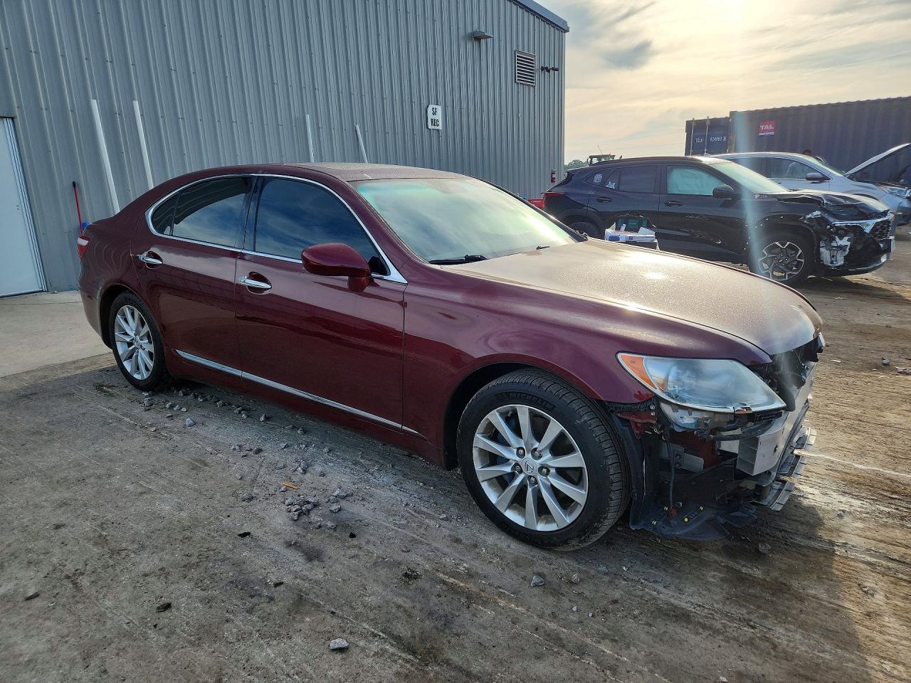2008 Lexus Ls 460 Maroon vin: JTHBL46F285062628