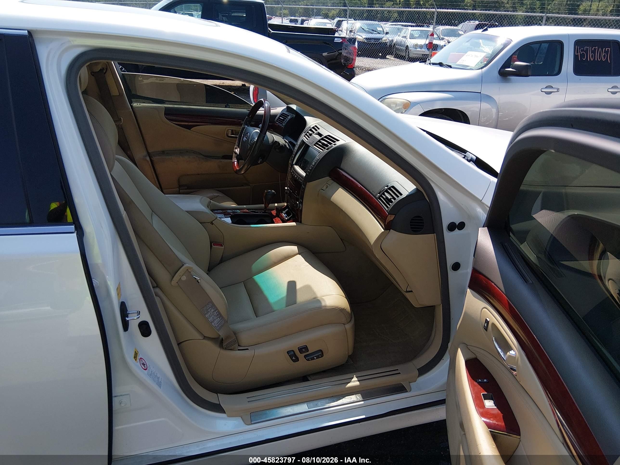 2007 Lexus Ls 460   Белый vin: JTHBL46F375047831