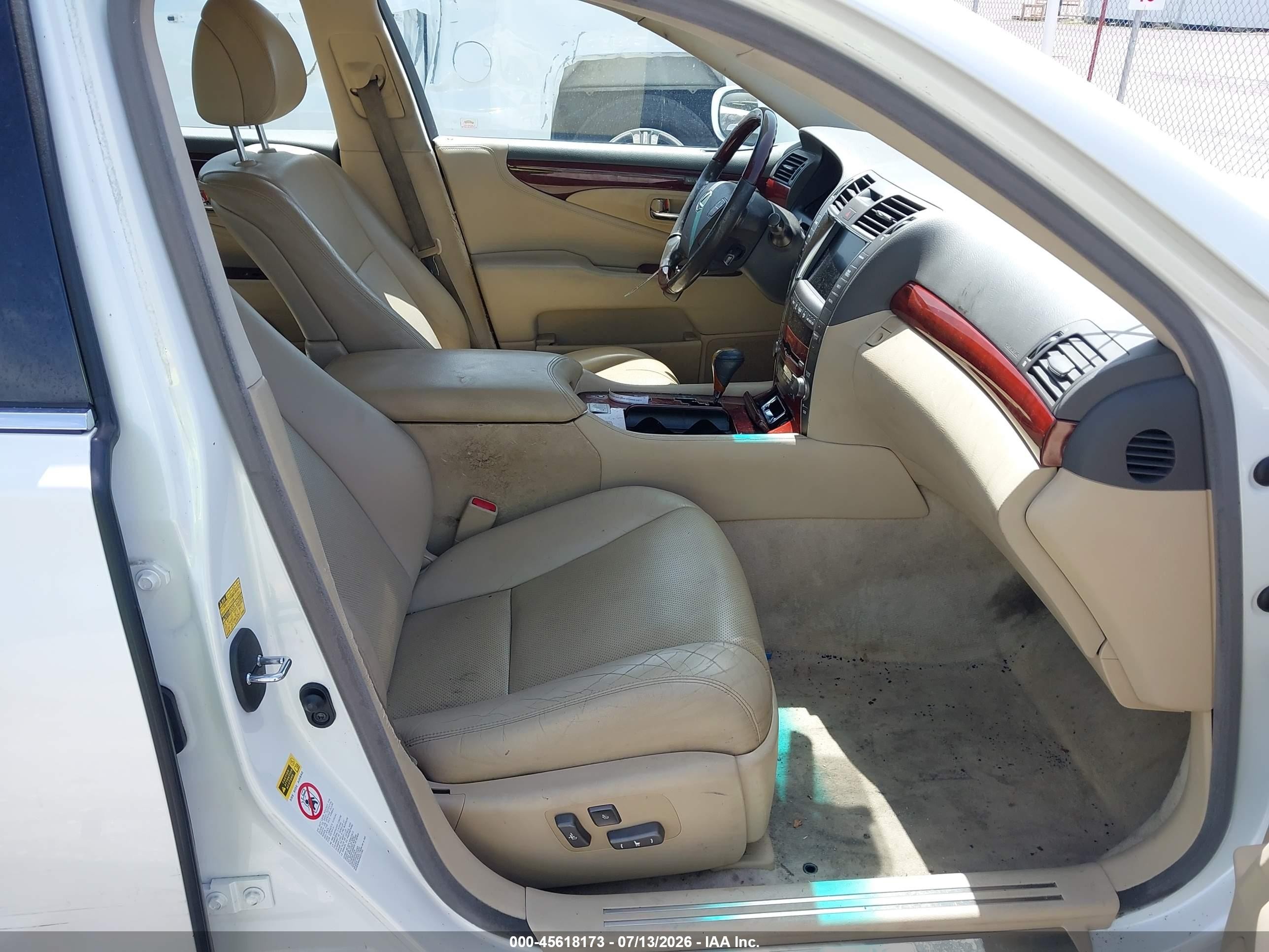 2008 Lexus Ls 460   White vin: JTHBL46F385062878