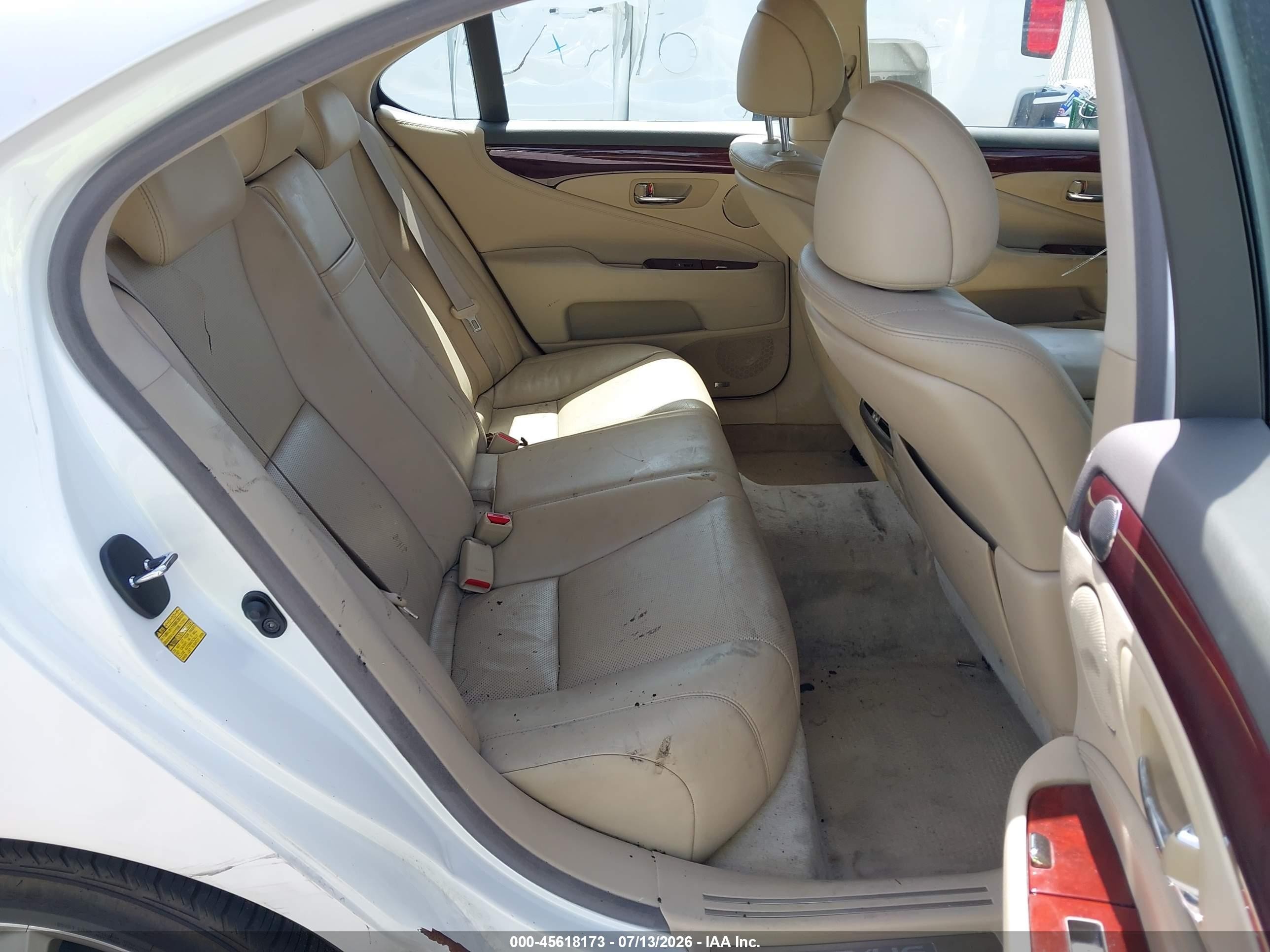 2008 Lexus Ls 460   White vin: JTHBL46F385062878