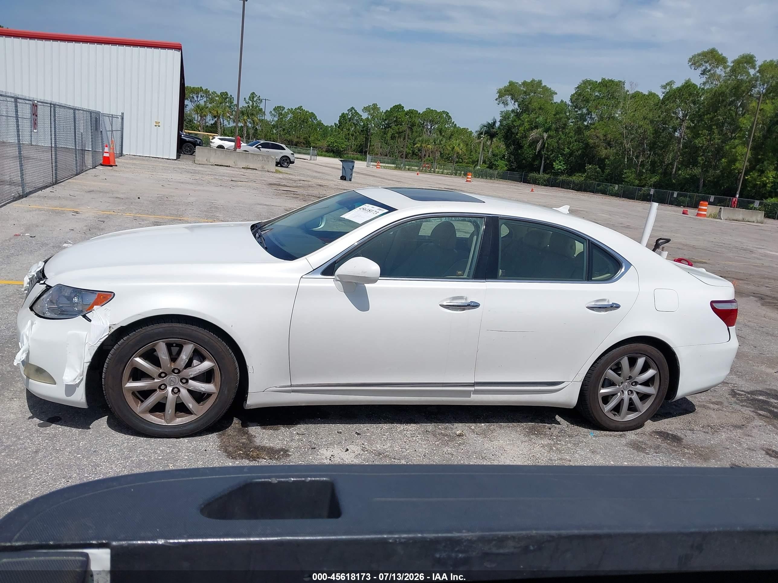 2008 Lexus Ls 460   White vin: JTHBL46F385062878