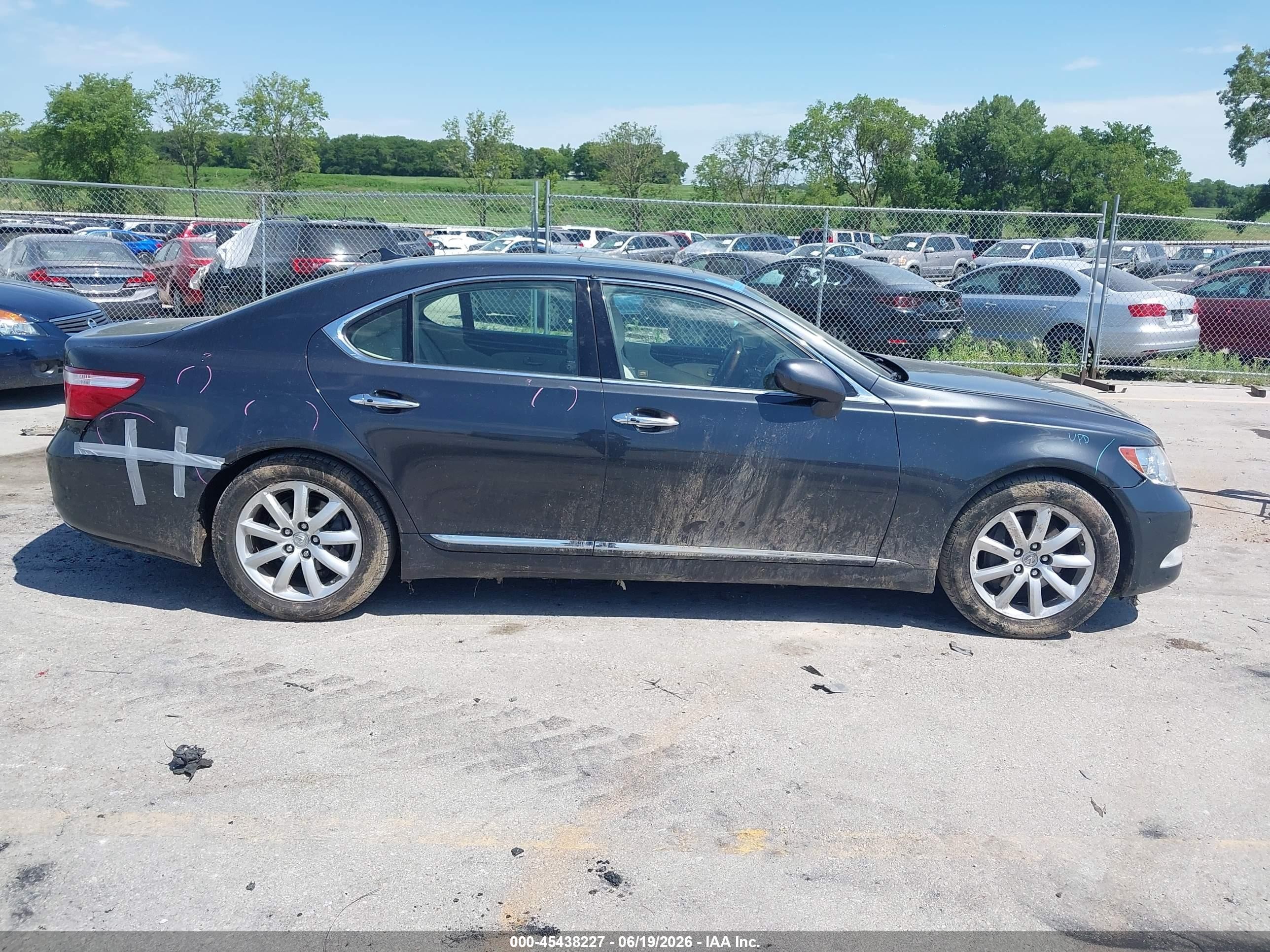 2008 Lexus Ls 460   Gray vin: JTHBL46F385072908