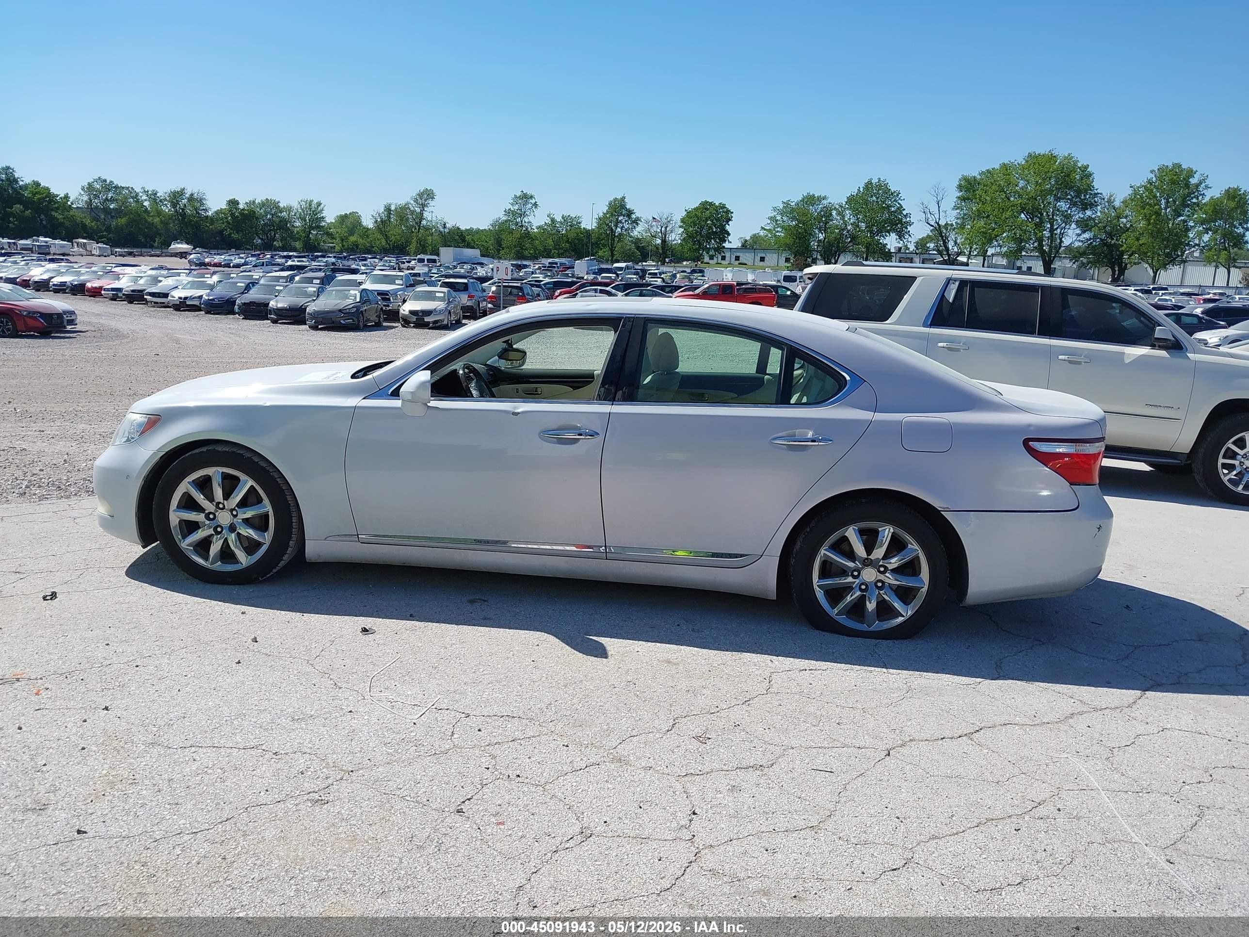 2008 Lexus Ls 460   Серебряный vin: JTHBL46F485075154