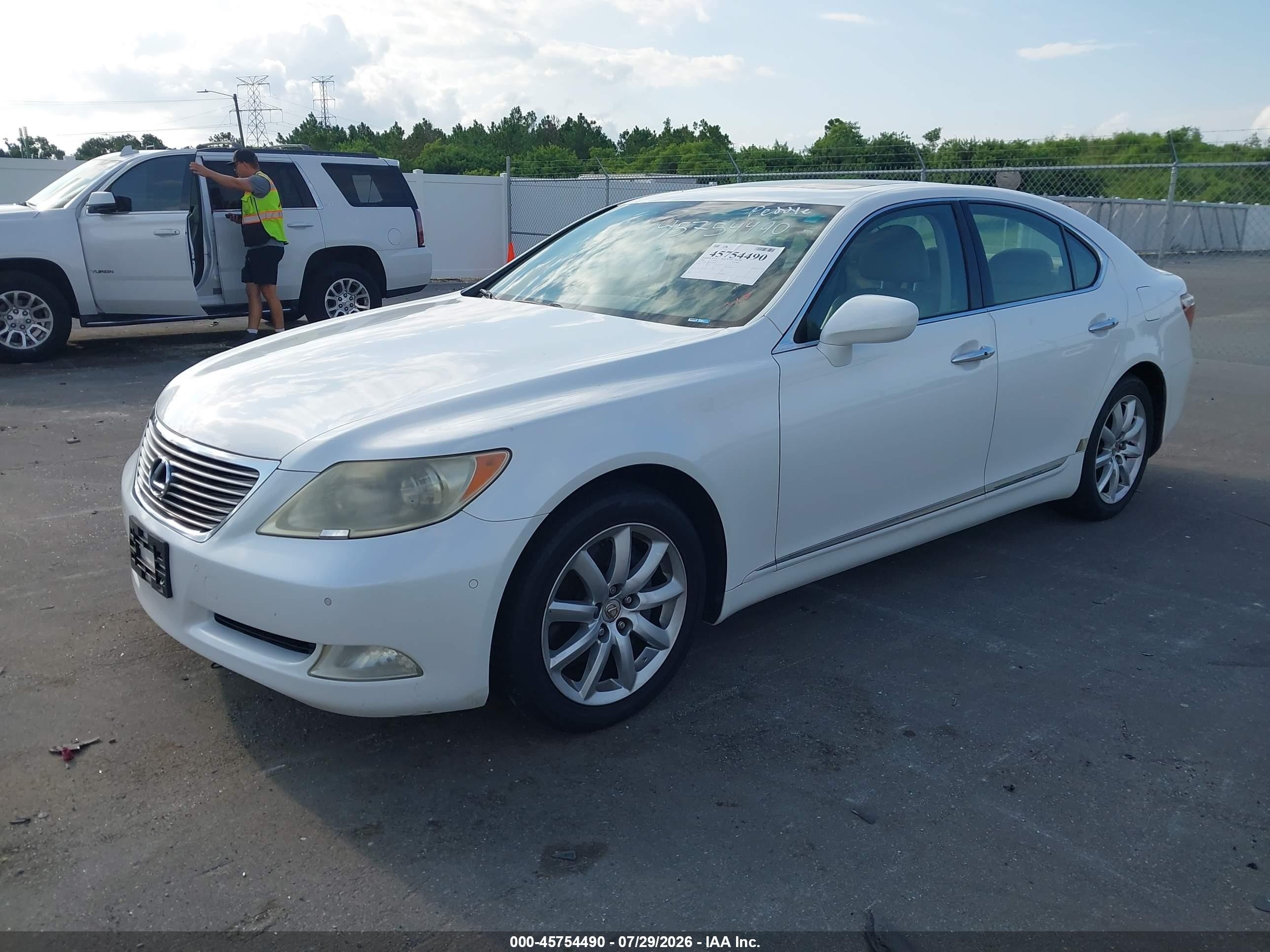 2008 Lexus Ls 460   White vin: JTHBL46F585068424