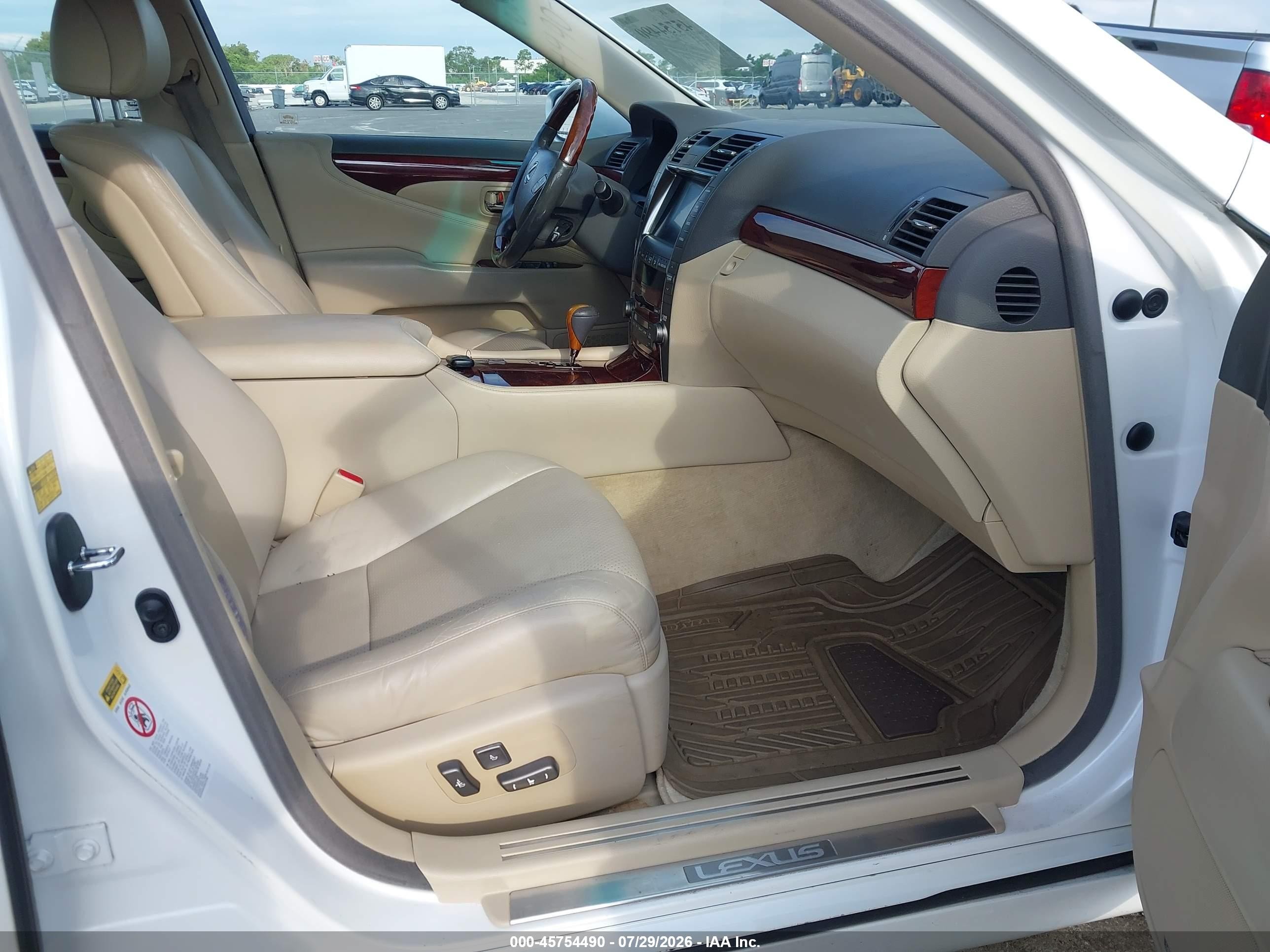 2008 Lexus Ls 460   White vin: JTHBL46F585068424
