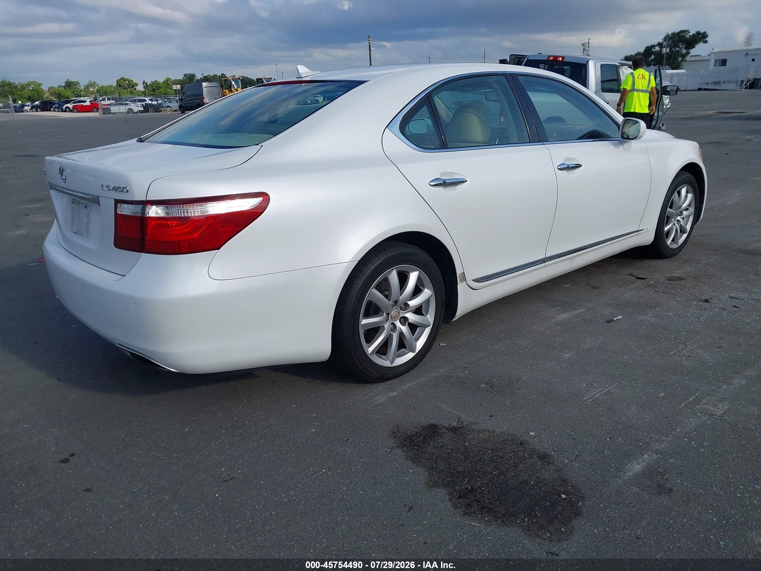2008 Lexus Ls 460   White vin: JTHBL46F585068424
