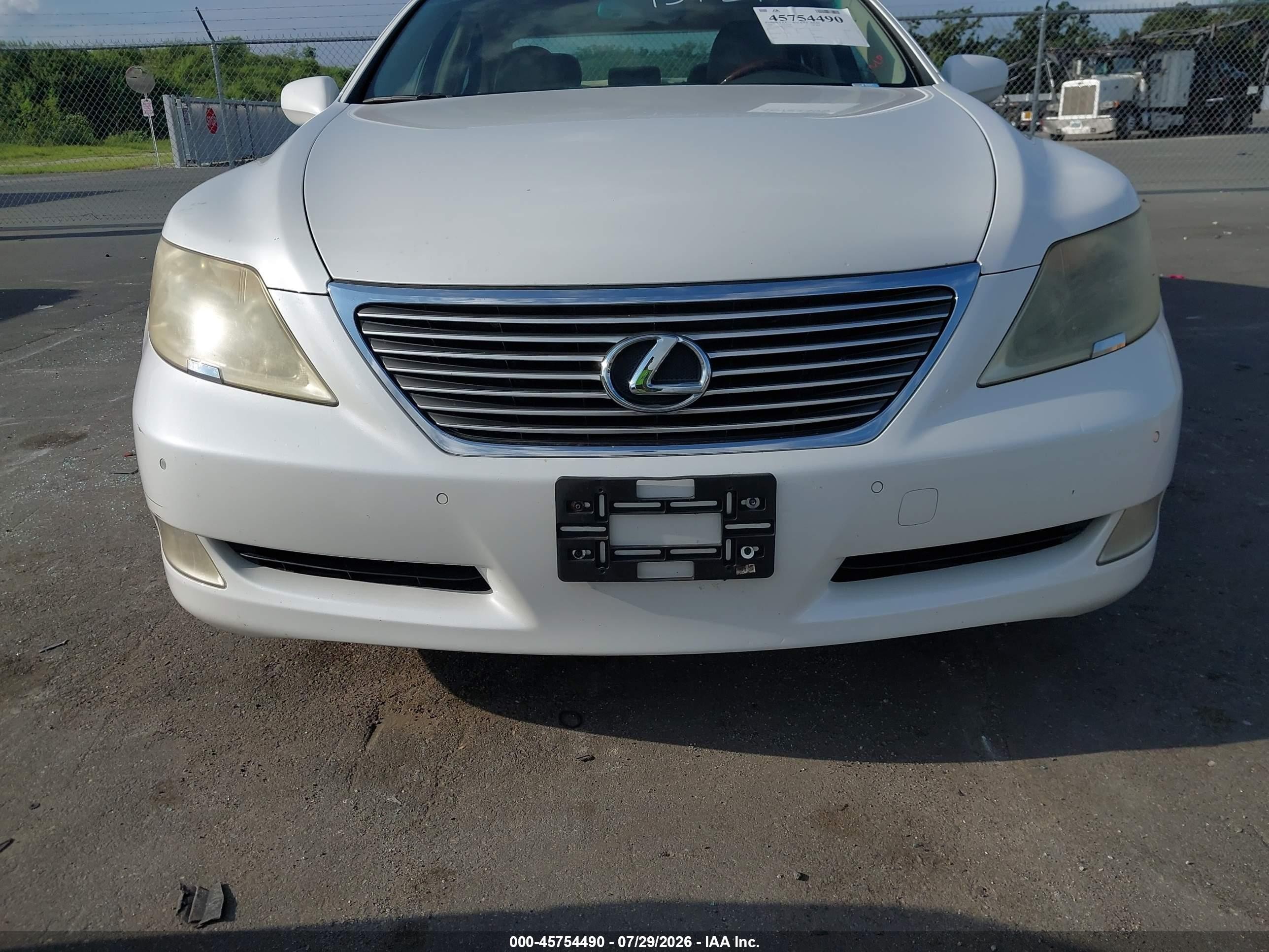 2008 Lexus Ls 460   White vin: JTHBL46F585068424