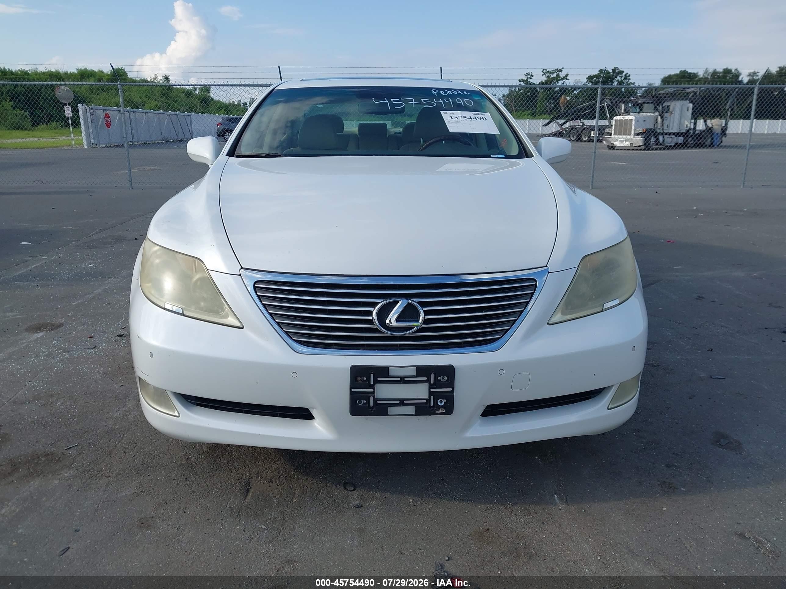 2008 Lexus Ls 460   White vin: JTHBL46F585068424