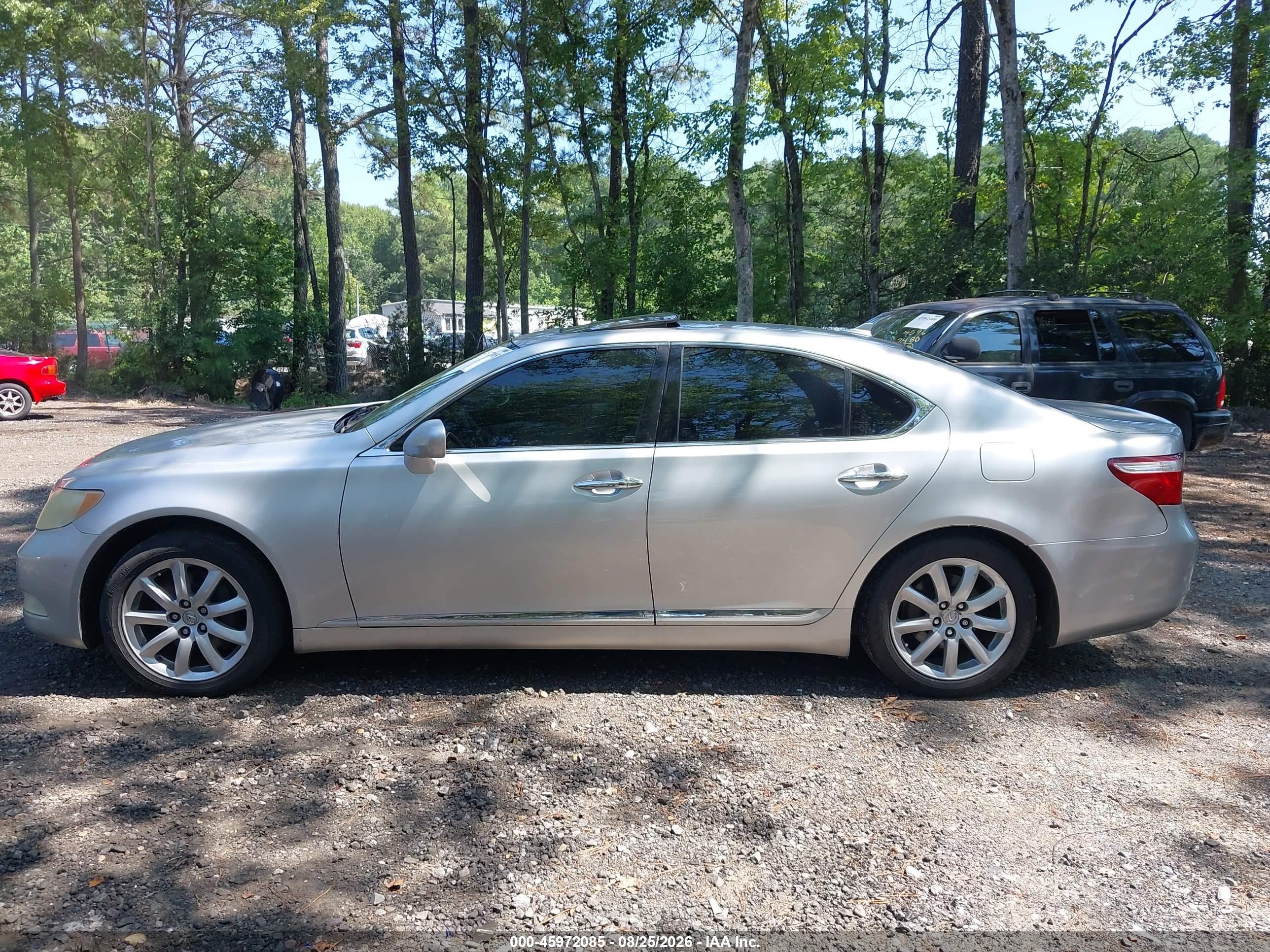 2008 Lexus Ls 460   Серебряный vin: JTHBL46F585069136
