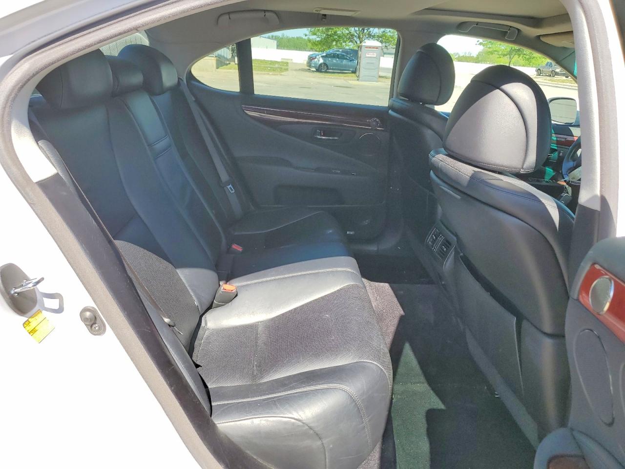 2008 Lexus Ls 460 White vin: JTHBL46F585073820