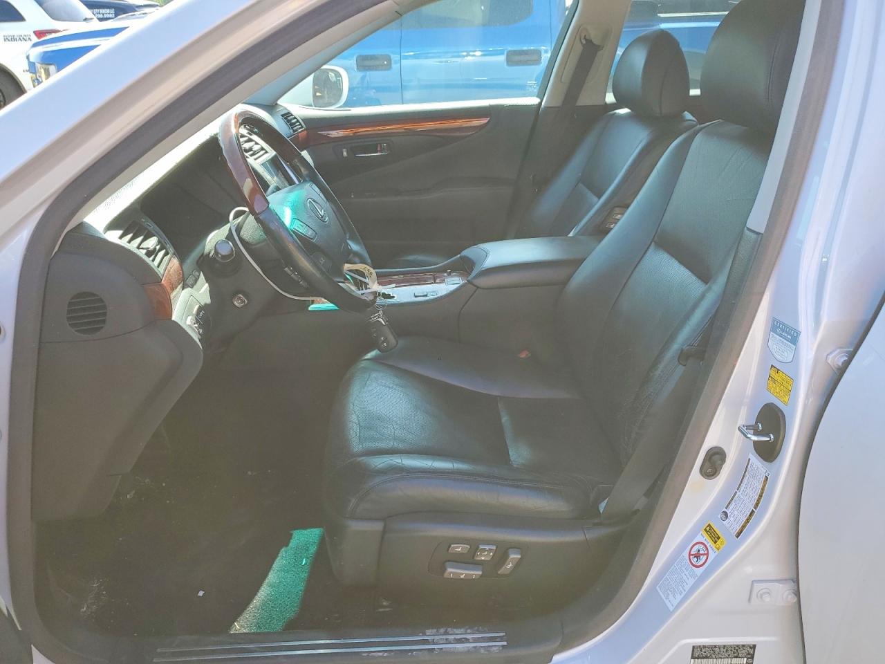 2008 Lexus Ls 460 White vin: JTHBL46F585073820