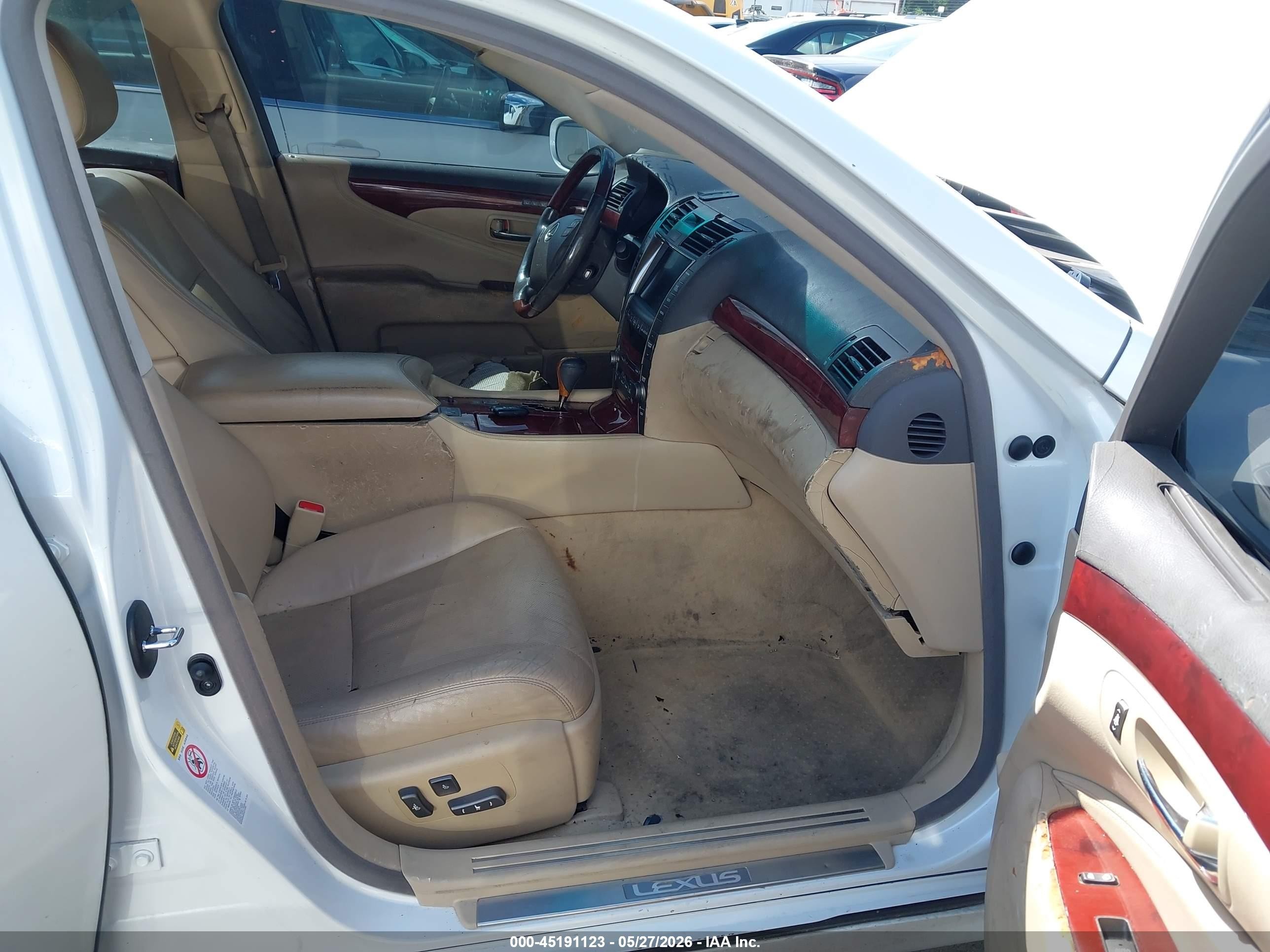 2007 Lexus Ls 460   White vin: JTHBL46F675012782