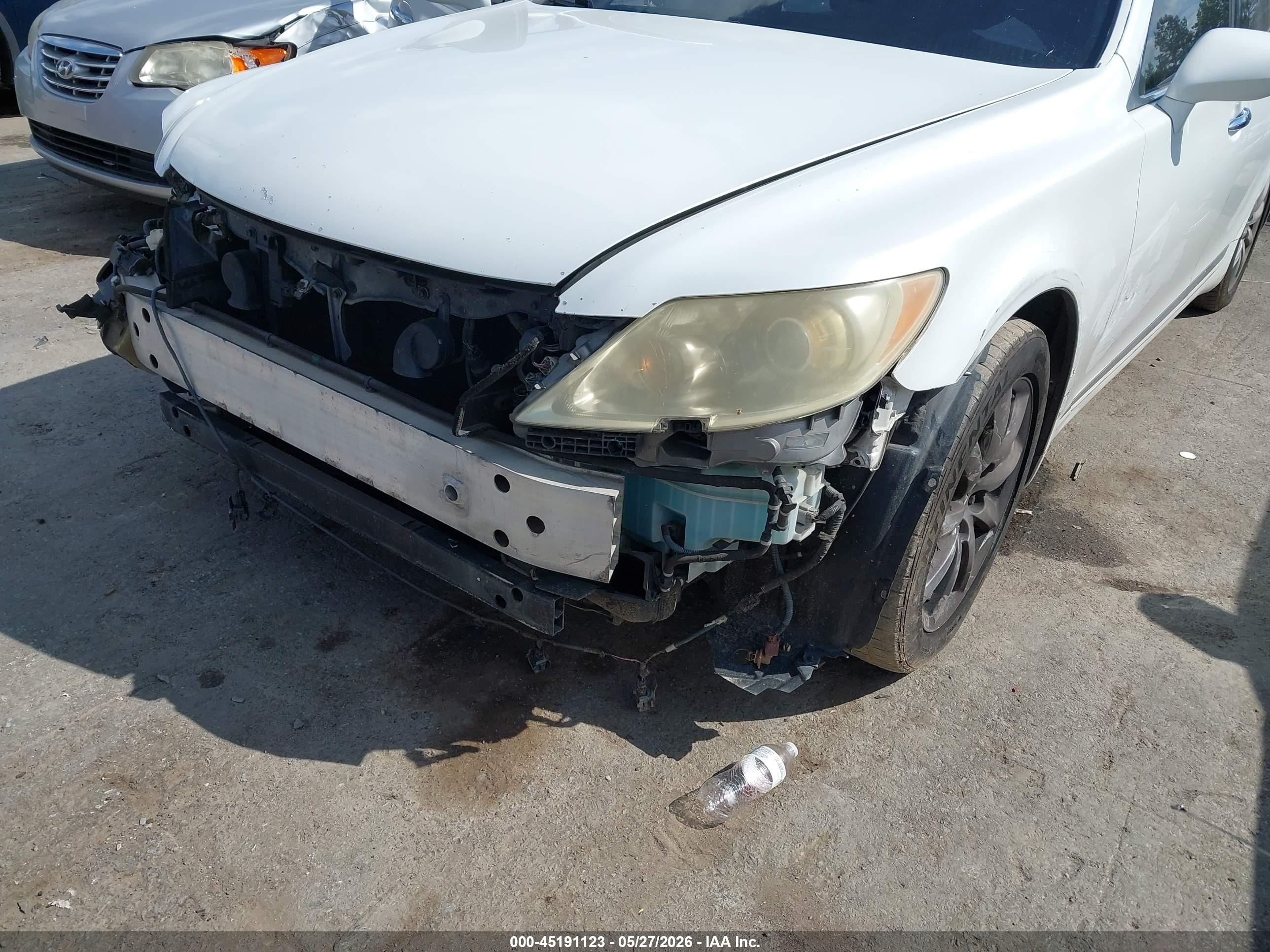 2007 Lexus Ls 460   White vin: JTHBL46F675012782