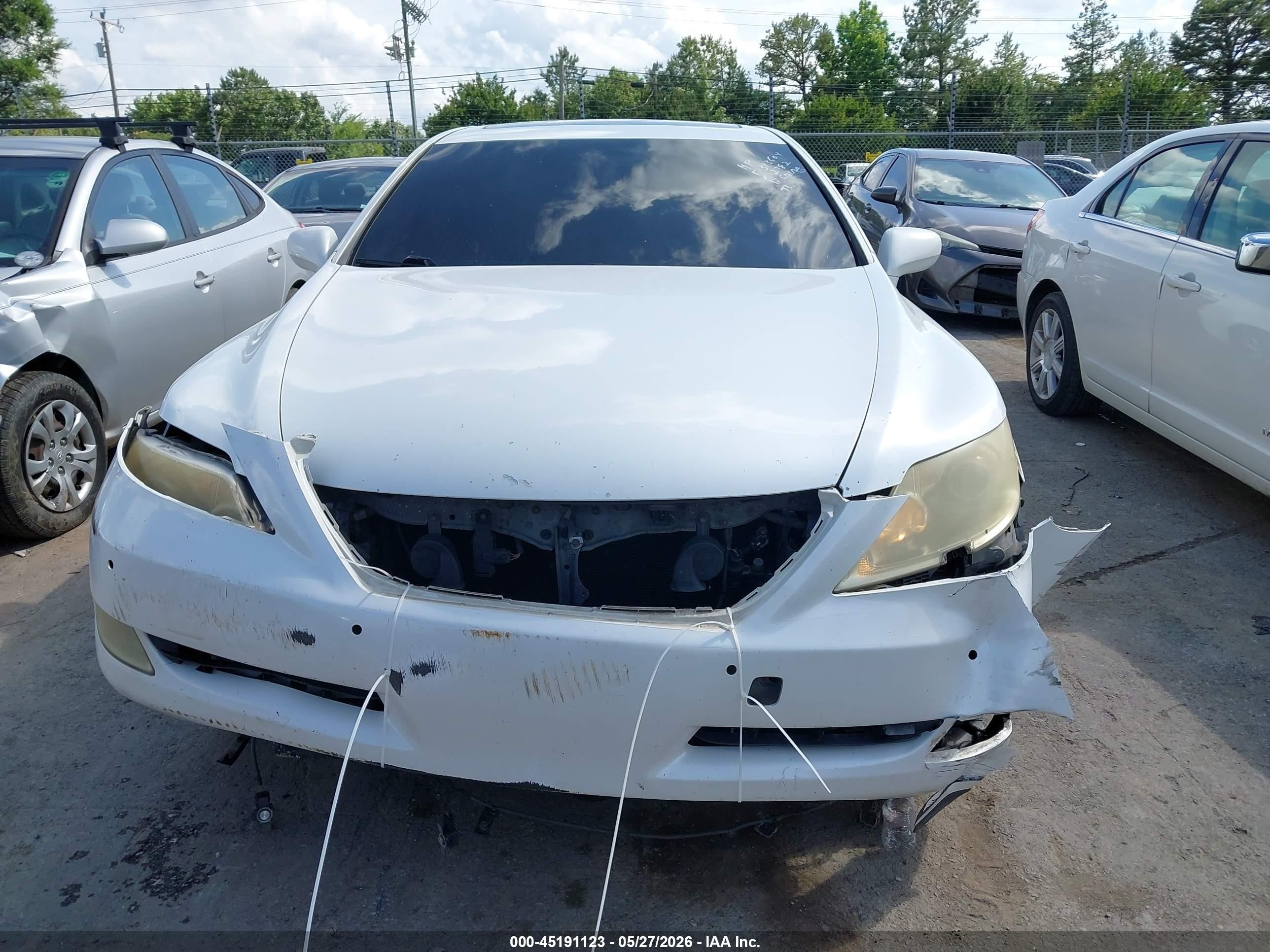 2007 Lexus Ls 460   White vin: JTHBL46F675012782