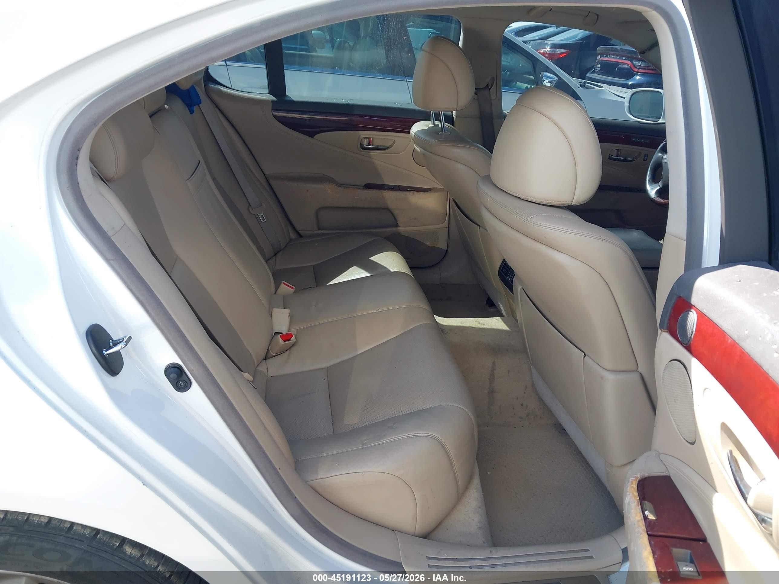 2007 Lexus Ls 460   White vin: JTHBL46F675012782
