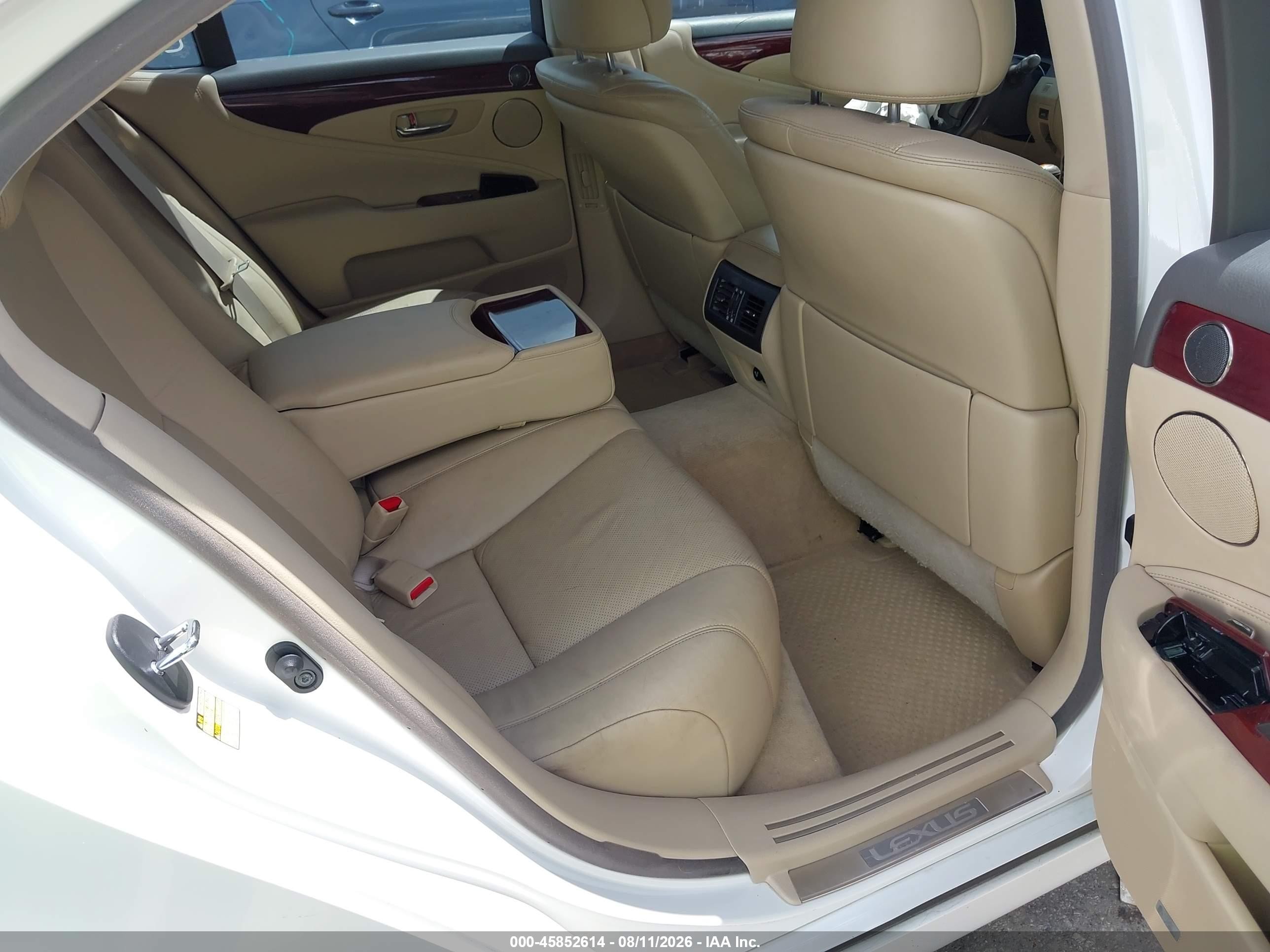 2009 Lexus Ls 460   White vin: JTHBL46F695087257