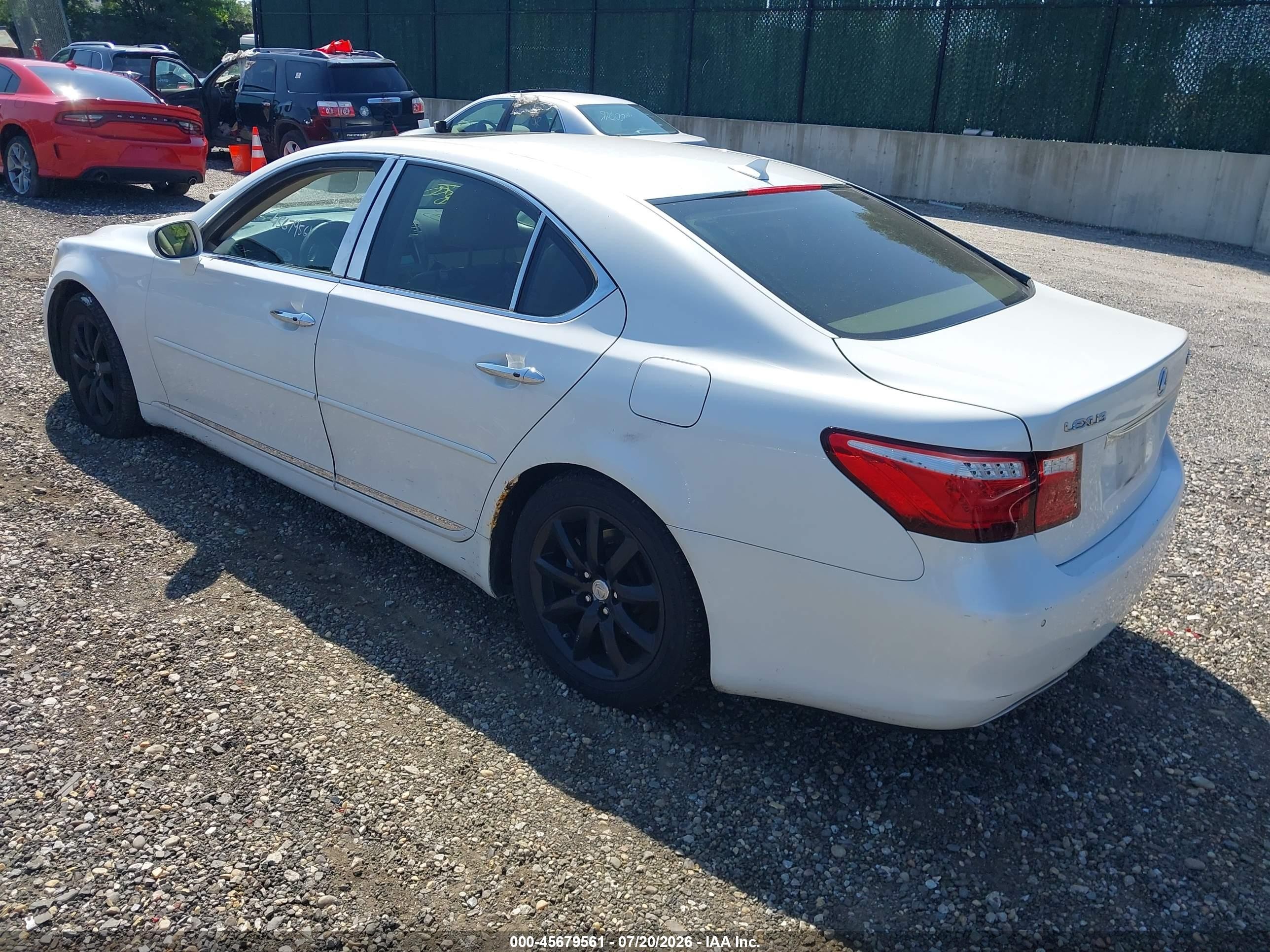 2007 Lexus Ls 460   White vin: JTHBL46F775048691