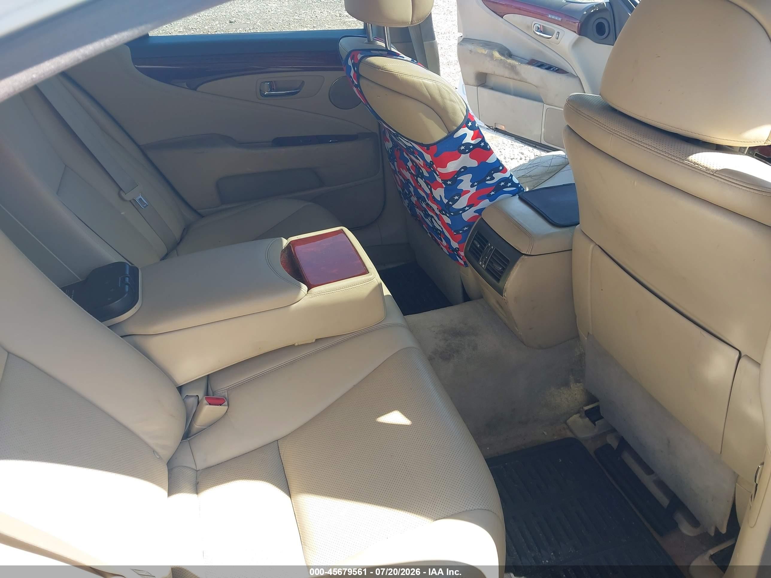 2007 Lexus Ls 460   White vin: JTHBL46F775048691
