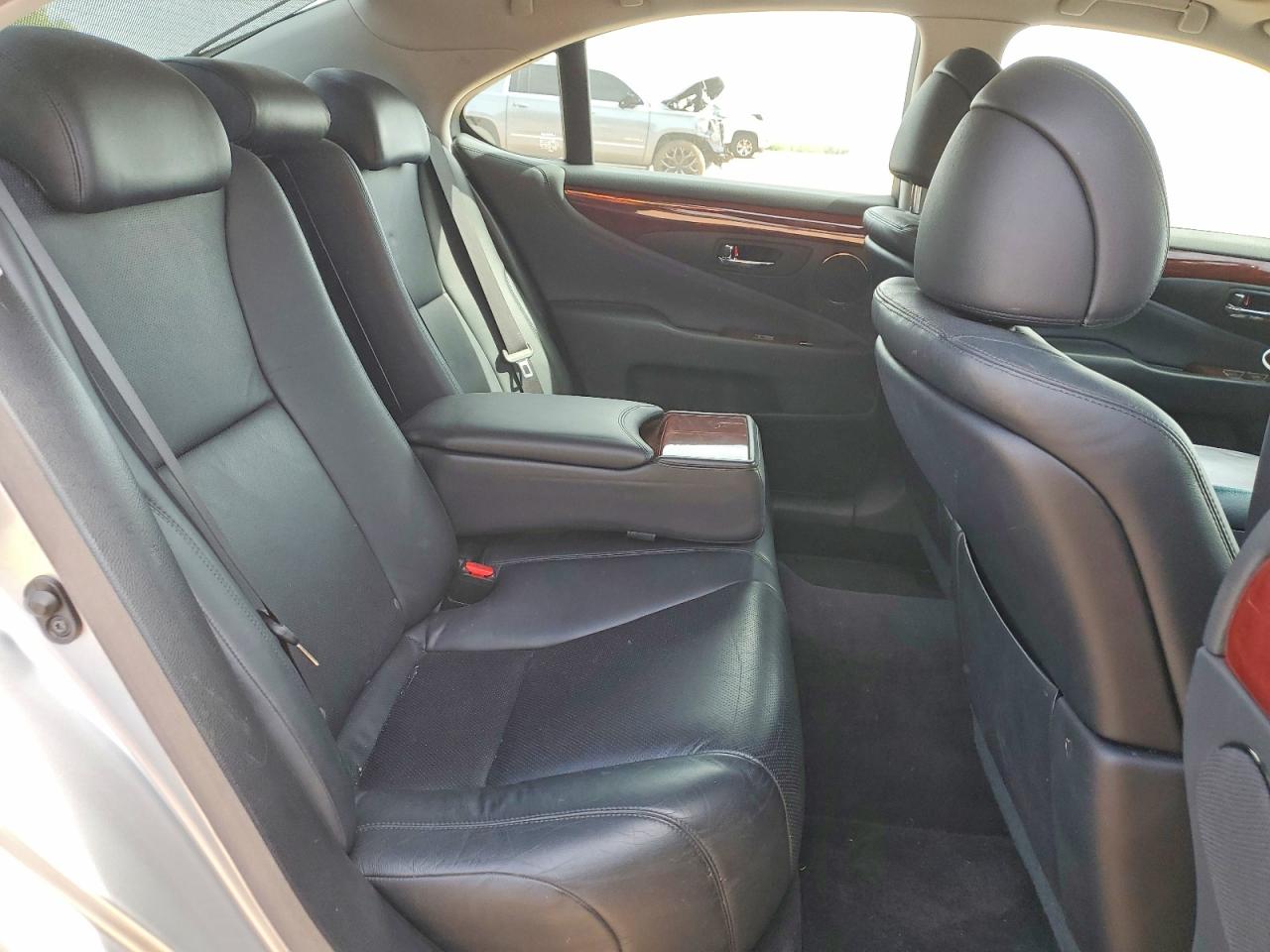 2008 Lexus Ls 460 Silver vin: JTHBL46F785054539