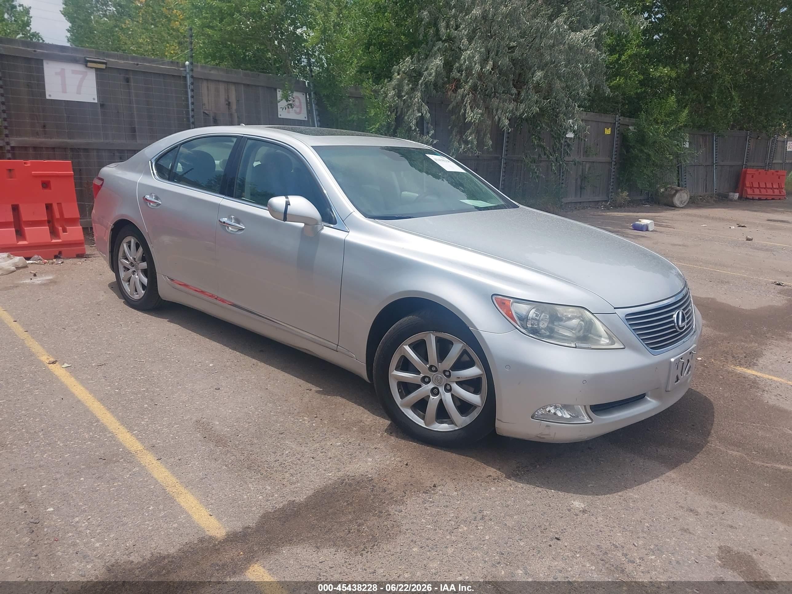 2009 Lexus Ls 460   Silver vin: JTHBL46F795086344