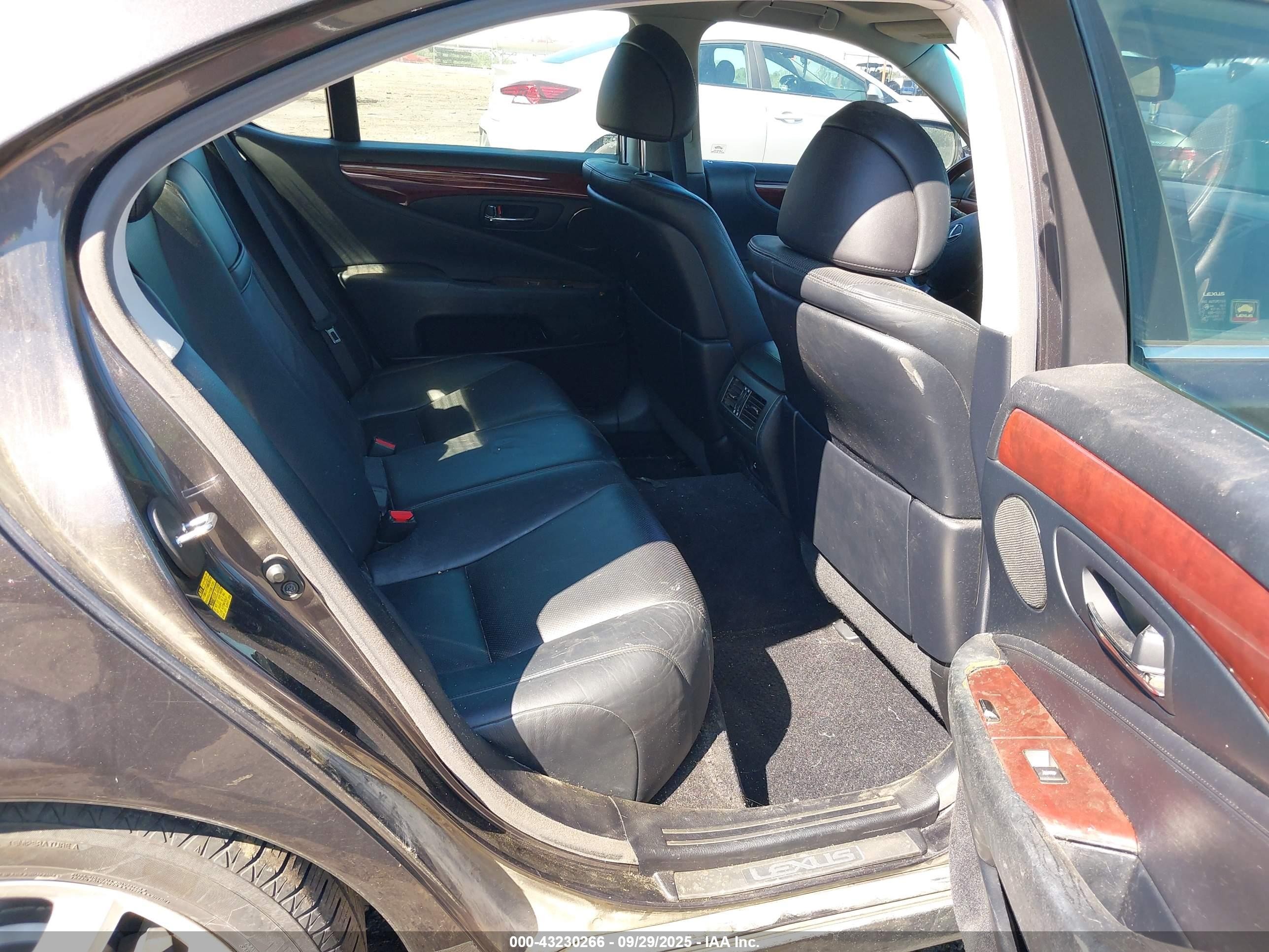 2008 Lexus Ls 460   Серый vin: JTHBL46F885074735