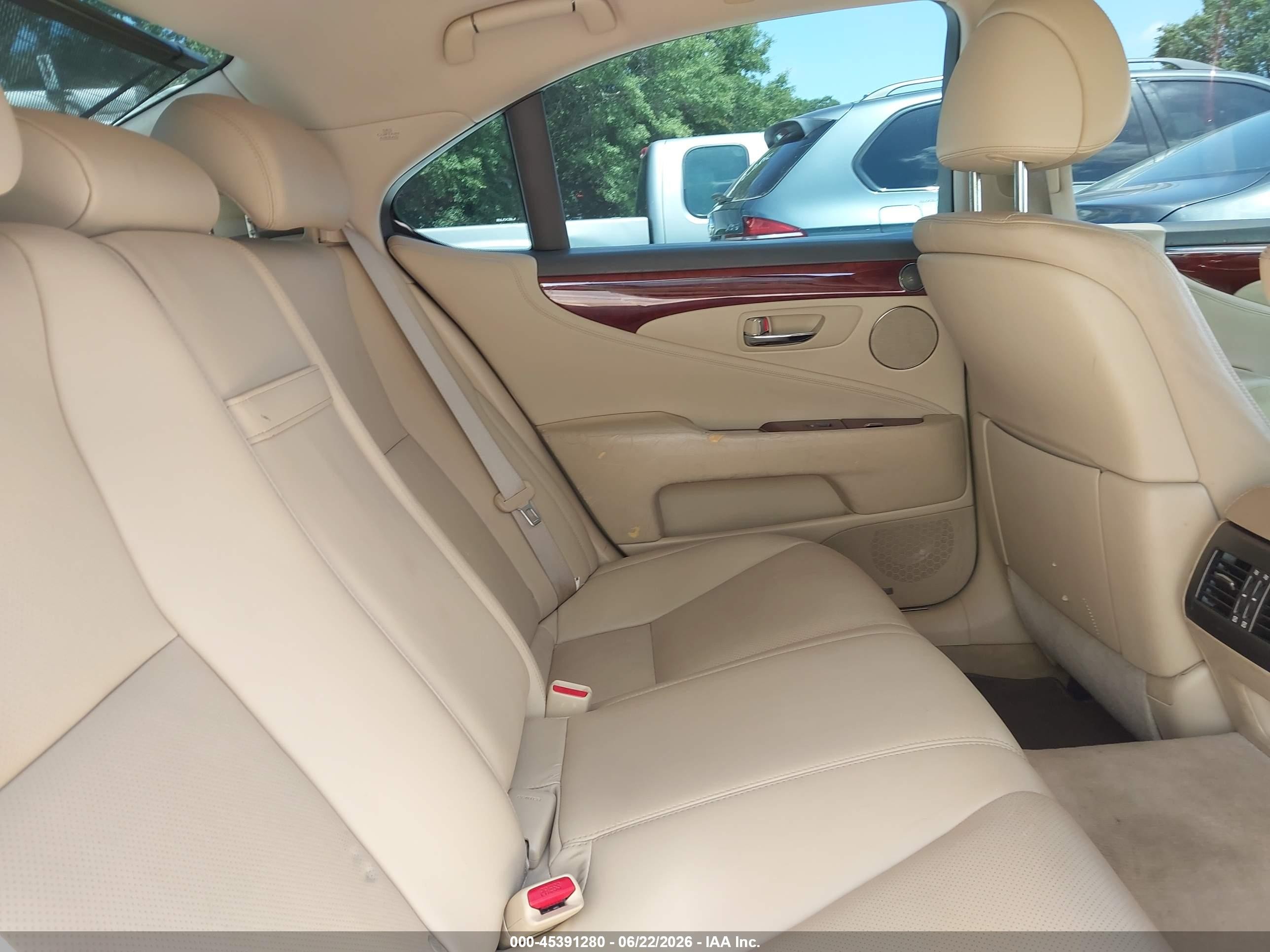 2008 Lexus Ls 460   Black vin: JTHBL46F985055210
