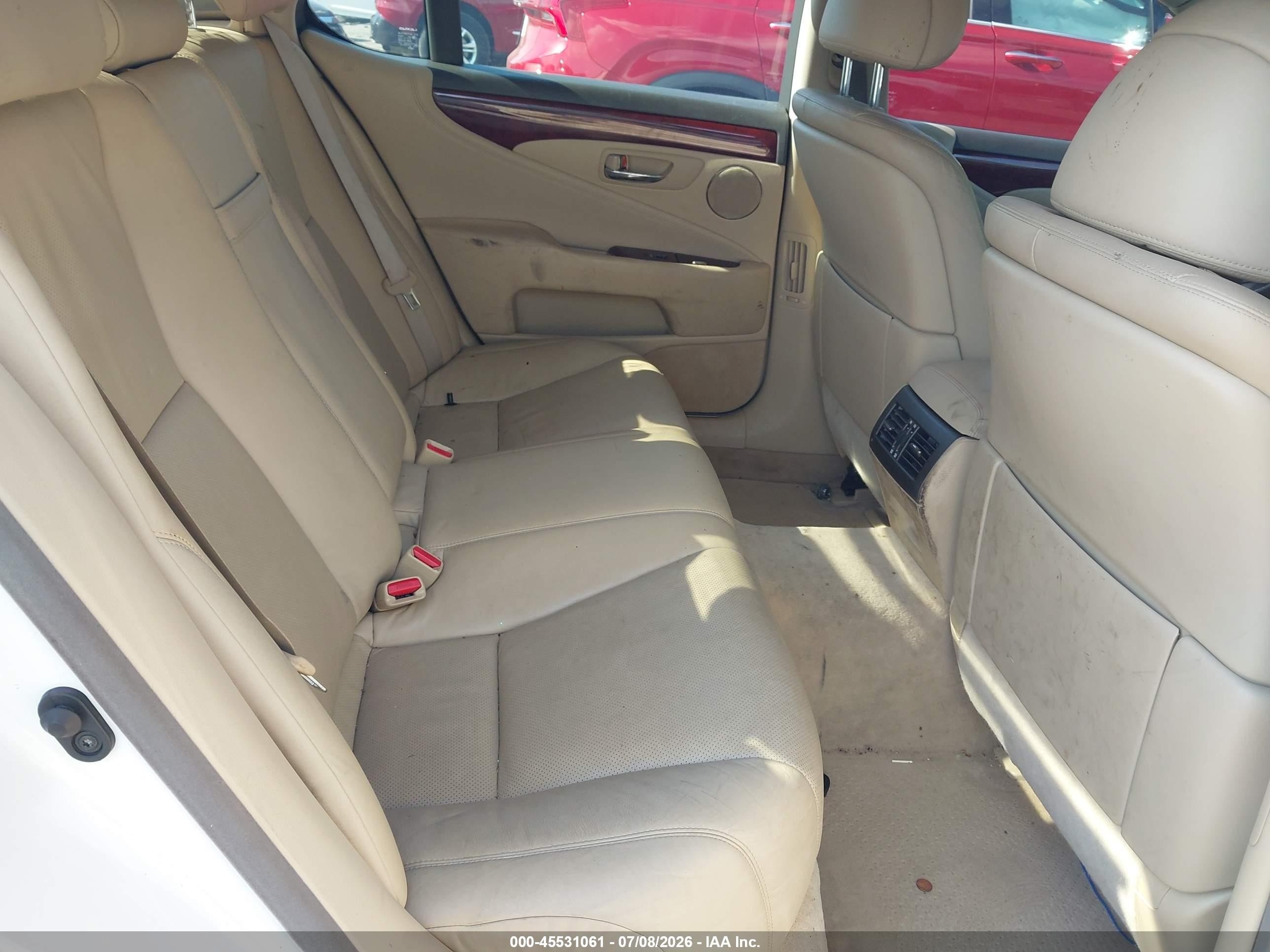 2007 Lexus Ls 460   White vin: JTHBL46FX75015040