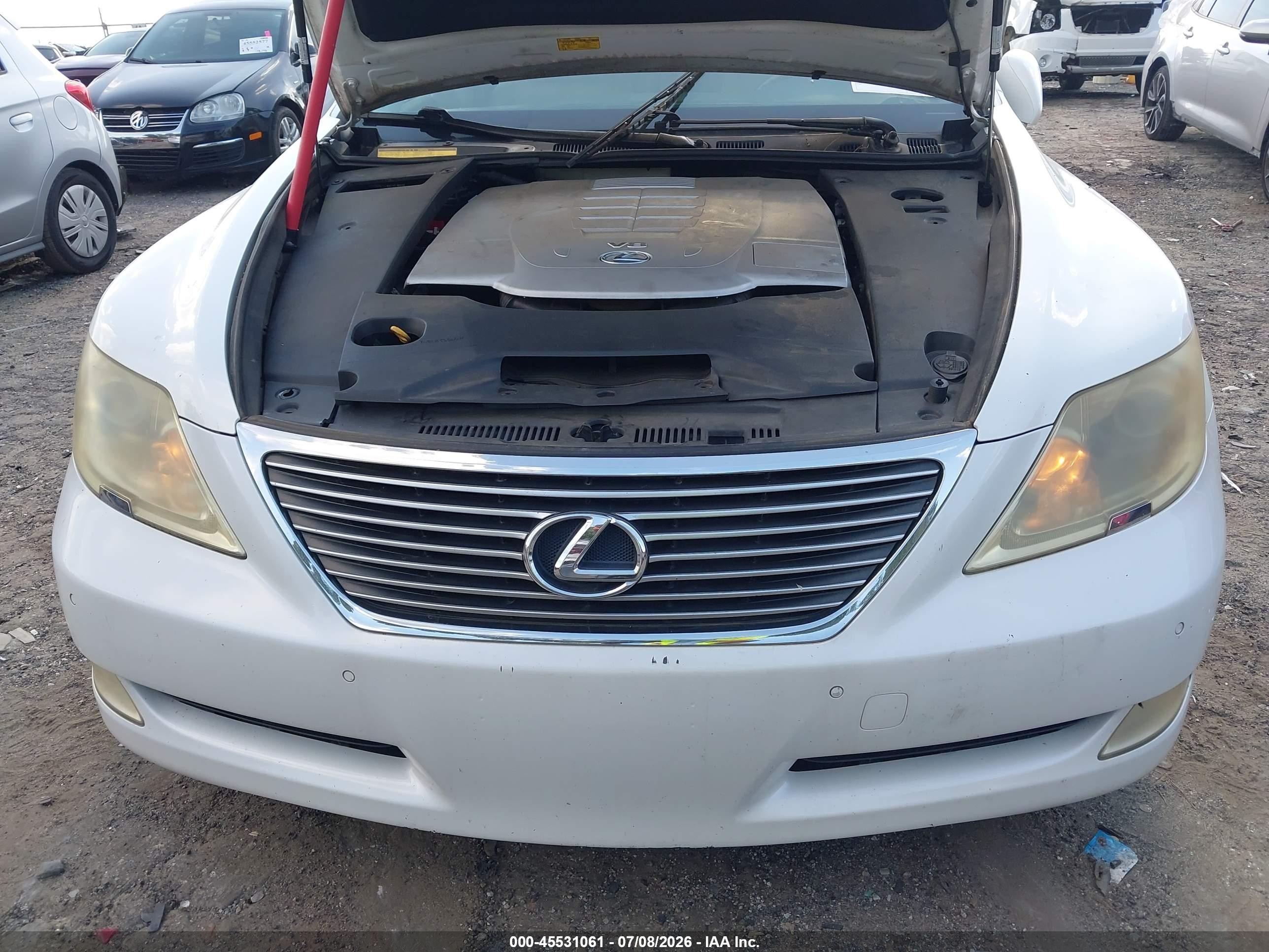 2007 Lexus Ls 460   White vin: JTHBL46FX75015040
