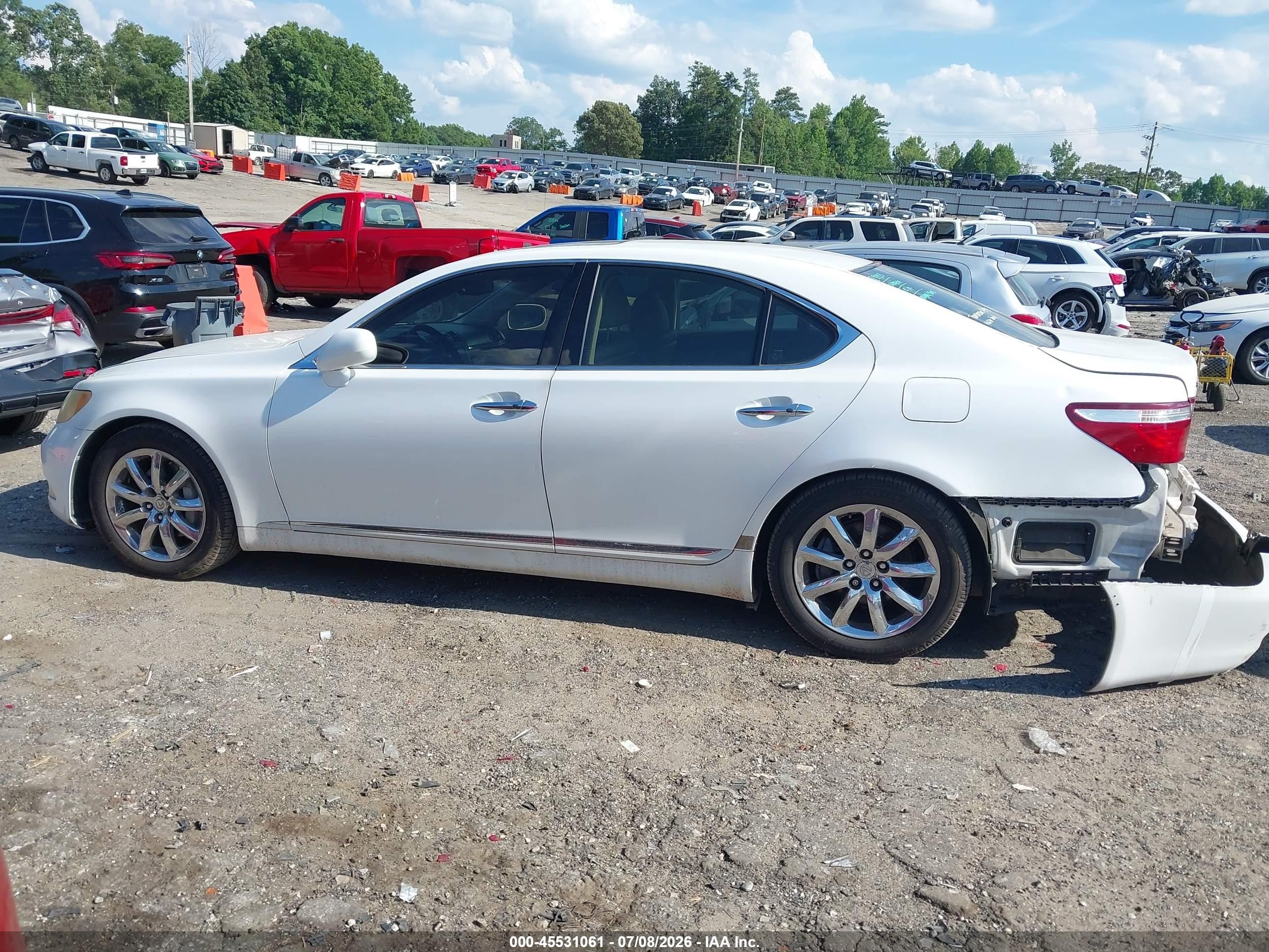 2007 Lexus Ls 460   White vin: JTHBL46FX75015040