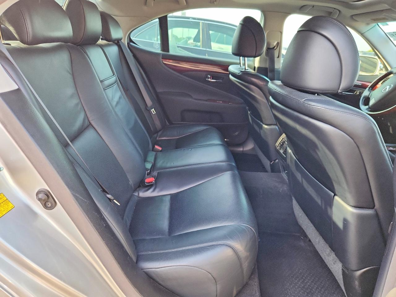 2007 Lexus Ls 460 Silver vin: JTHBL46FX75050631