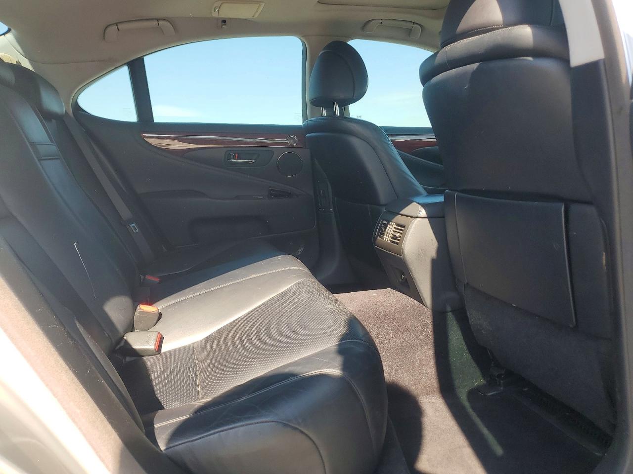2008 Lexus Ls 460 Silver vin: JTHBL46FX85052168