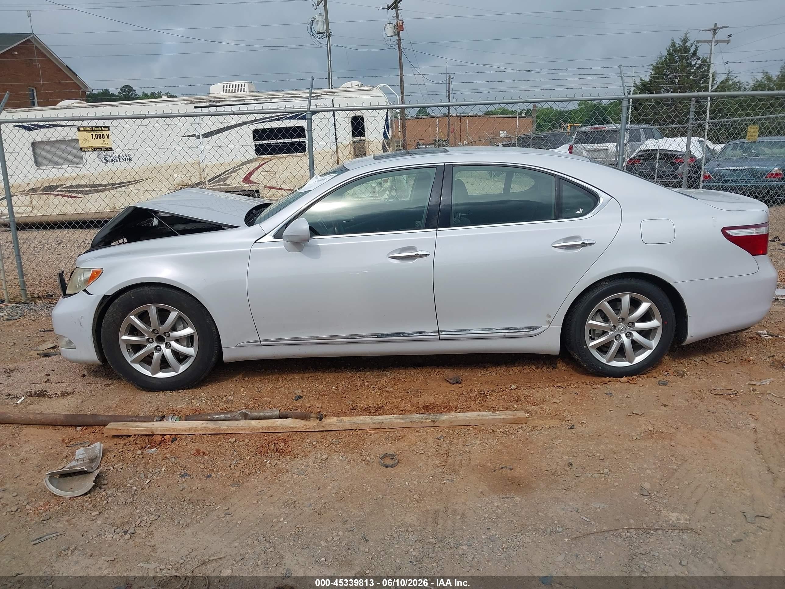 2008 Lexus Ls 460   Белый vin: JTHBL46FX85054423