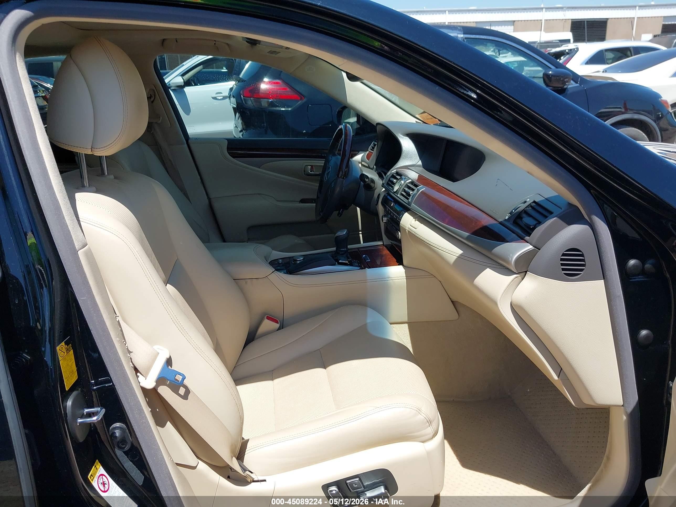2015 Lexus Ls 460   Black vin: JTHBL5EF0F5133765