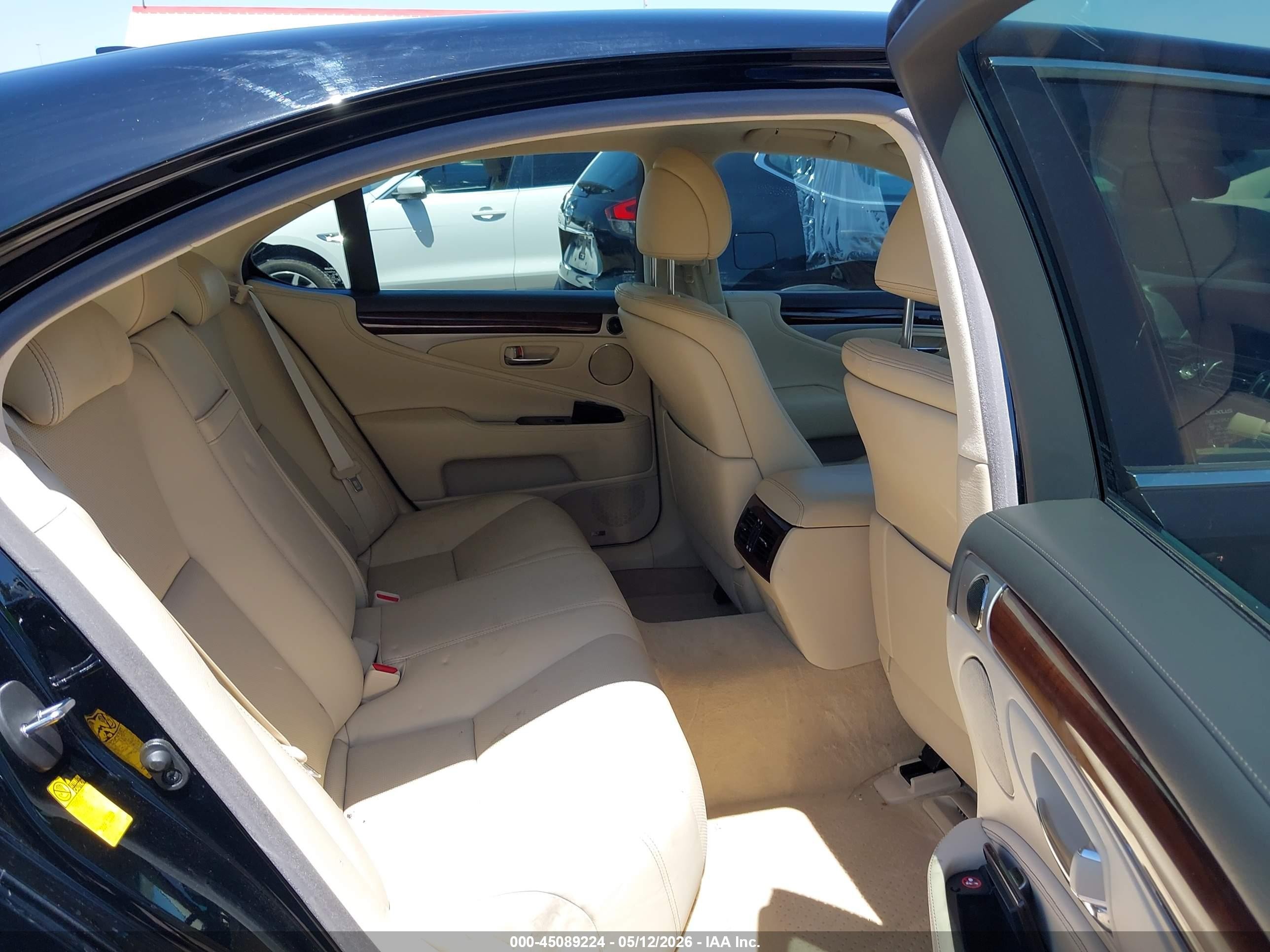 2015 Lexus Ls 460   Black vin: JTHBL5EF0F5133765