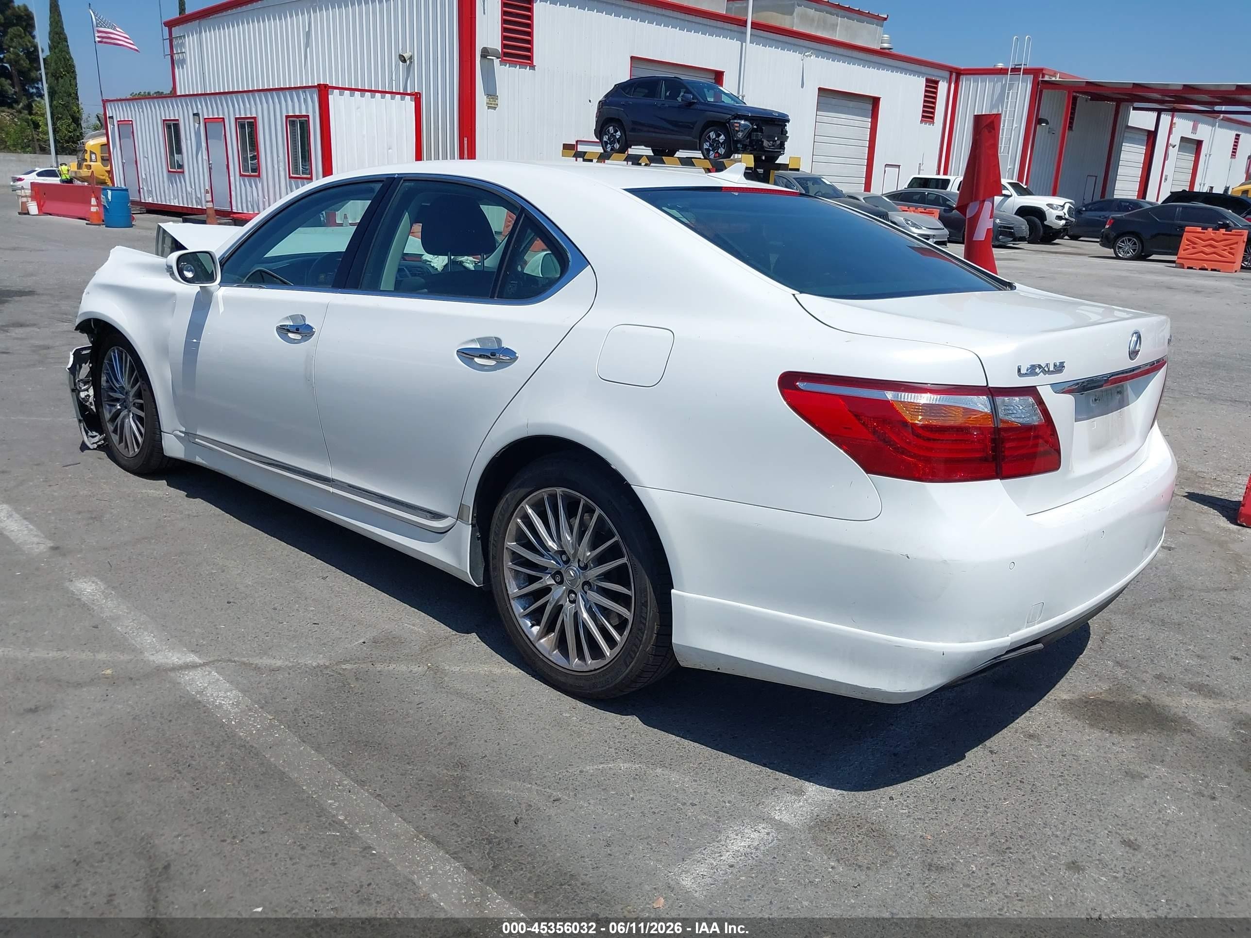 2010 Lexus Ls 460   White vin: JTHBL5EF1A5096007