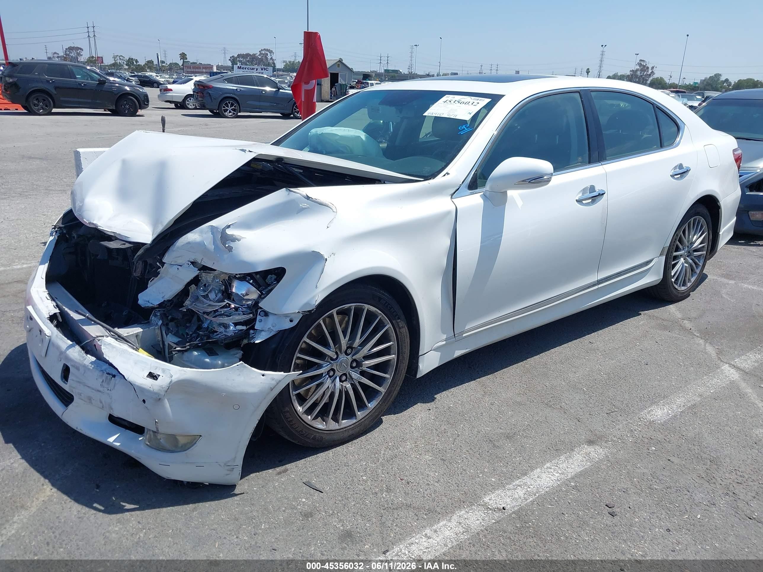 2010 Lexus Ls 460   White vin: JTHBL5EF1A5096007